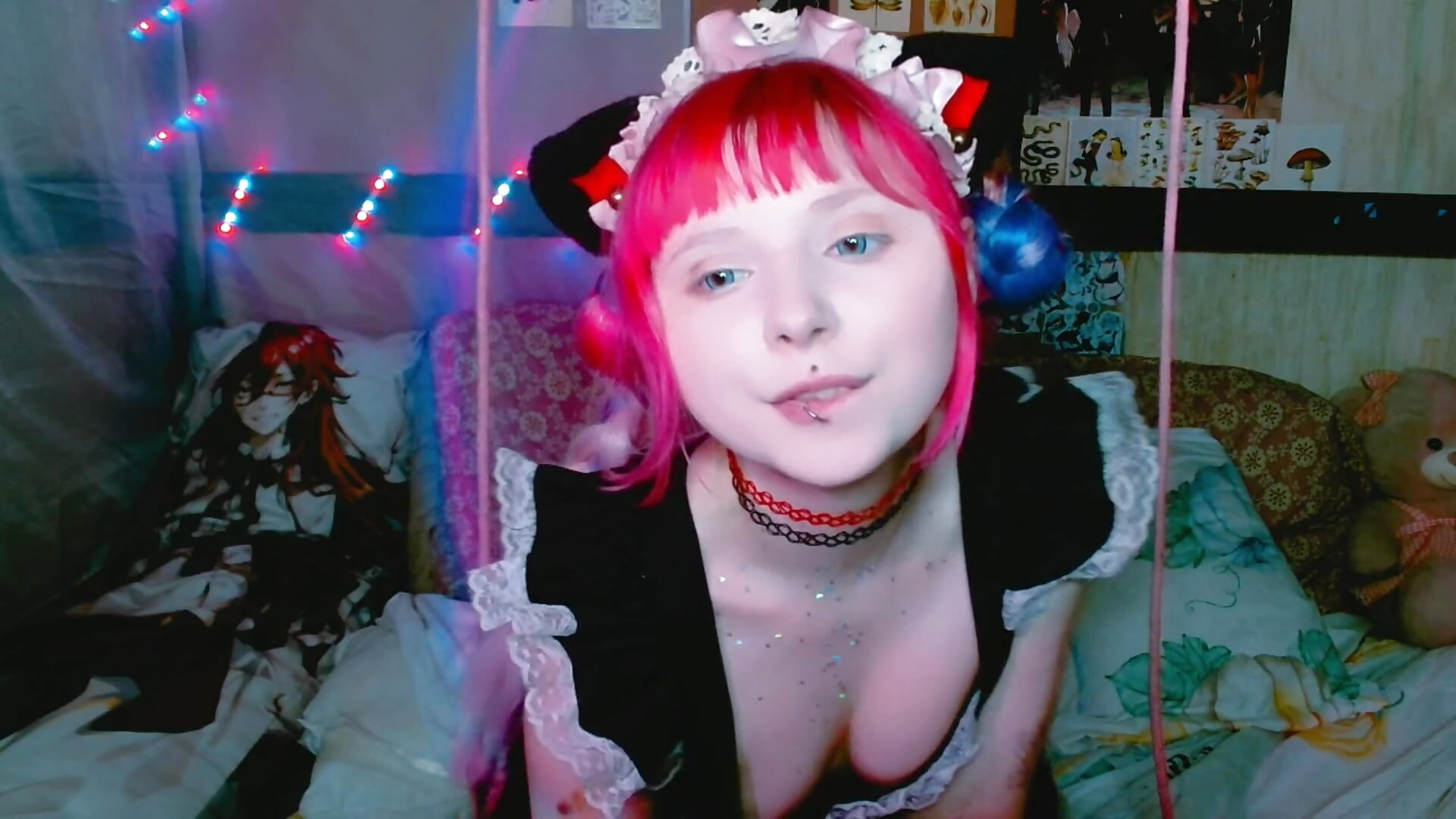 dance in maid dress - video by Usagi_Blush_ cam model