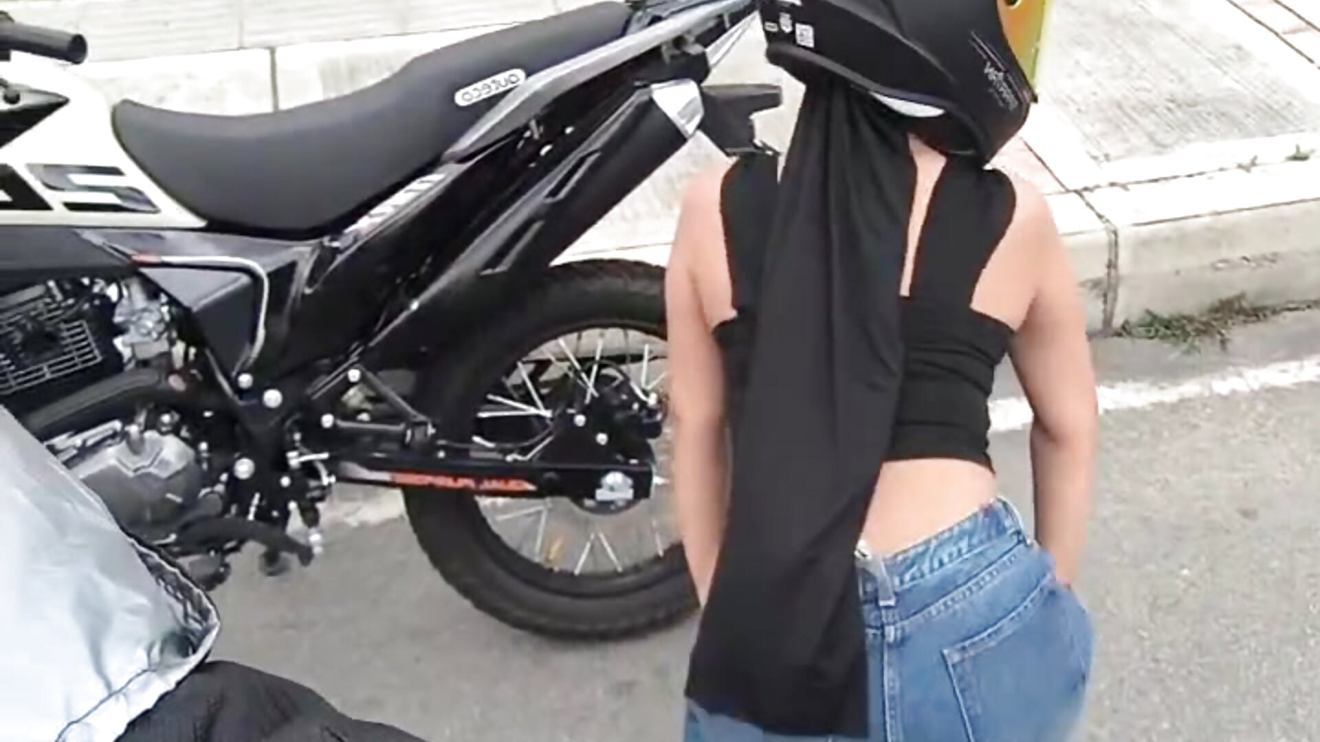 OMG - video by LazyandSniffer28 cam model