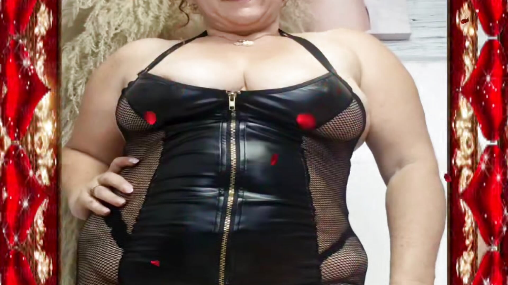 Tienes una luz propia, una elegancia natural que ilumina cada lugar por el que pasas."🥵🥵 – video od webkamerové modelky evelin_hott