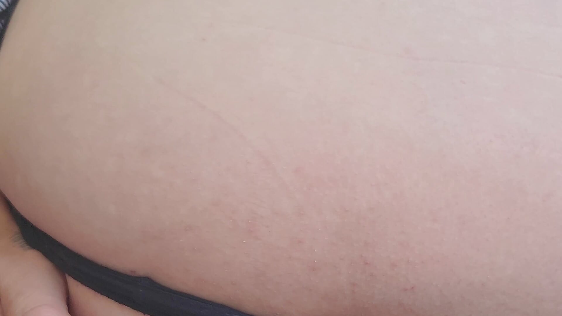 ✨️ Röckchen hoch… Asshole open.. 😳🍑🔥Close-Up Anal… and a Cute Little Gape 💗🍑😈 - vídeo de Mia_Railey modelo de câmara