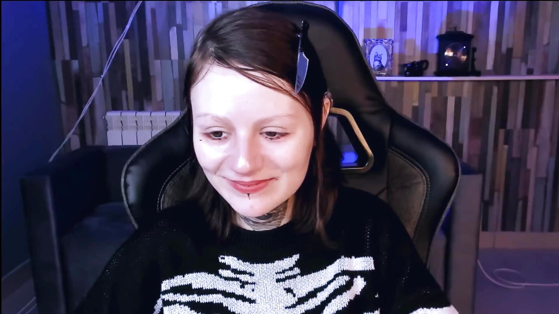 HELP! MY ROOM WAS ATTACKED - video by VeliraBraitberg cam model