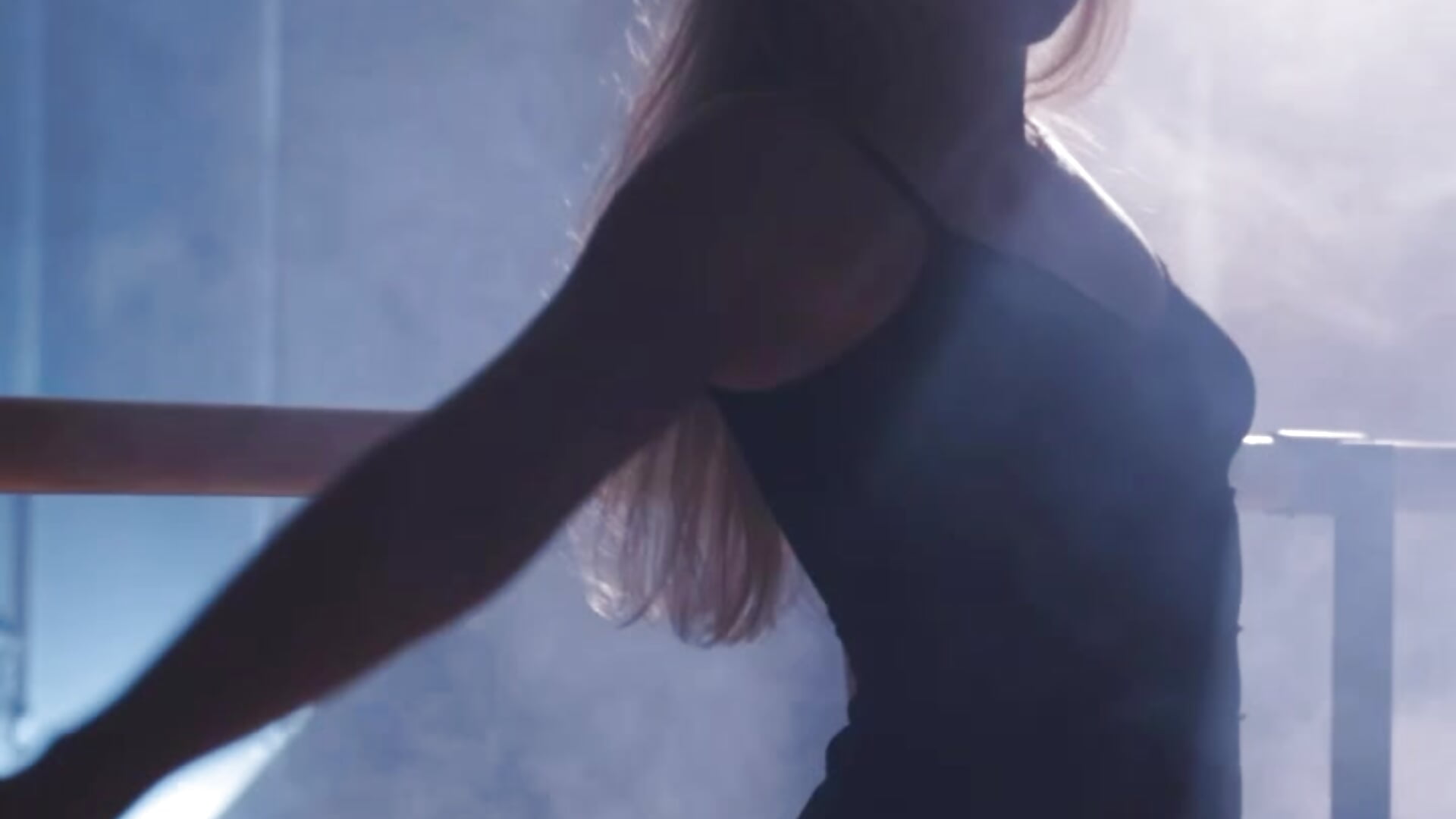 a dance hot enough to burn you 🥵 — filmik milly_shy, modela(-lki) na kamerkach