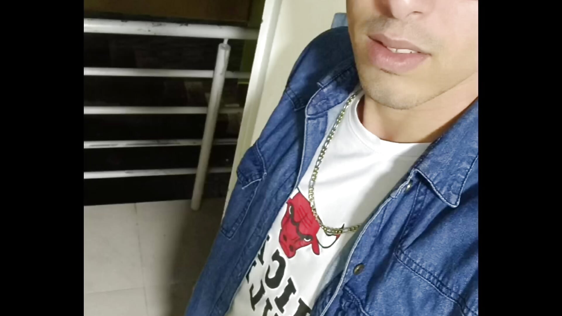 I need someone to hold - video by Aaron-and-Tonny cam model