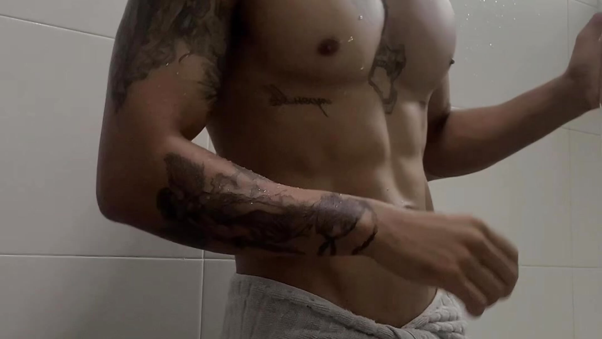 💦😮‍💨 - video by muscle_boyhorny cam model