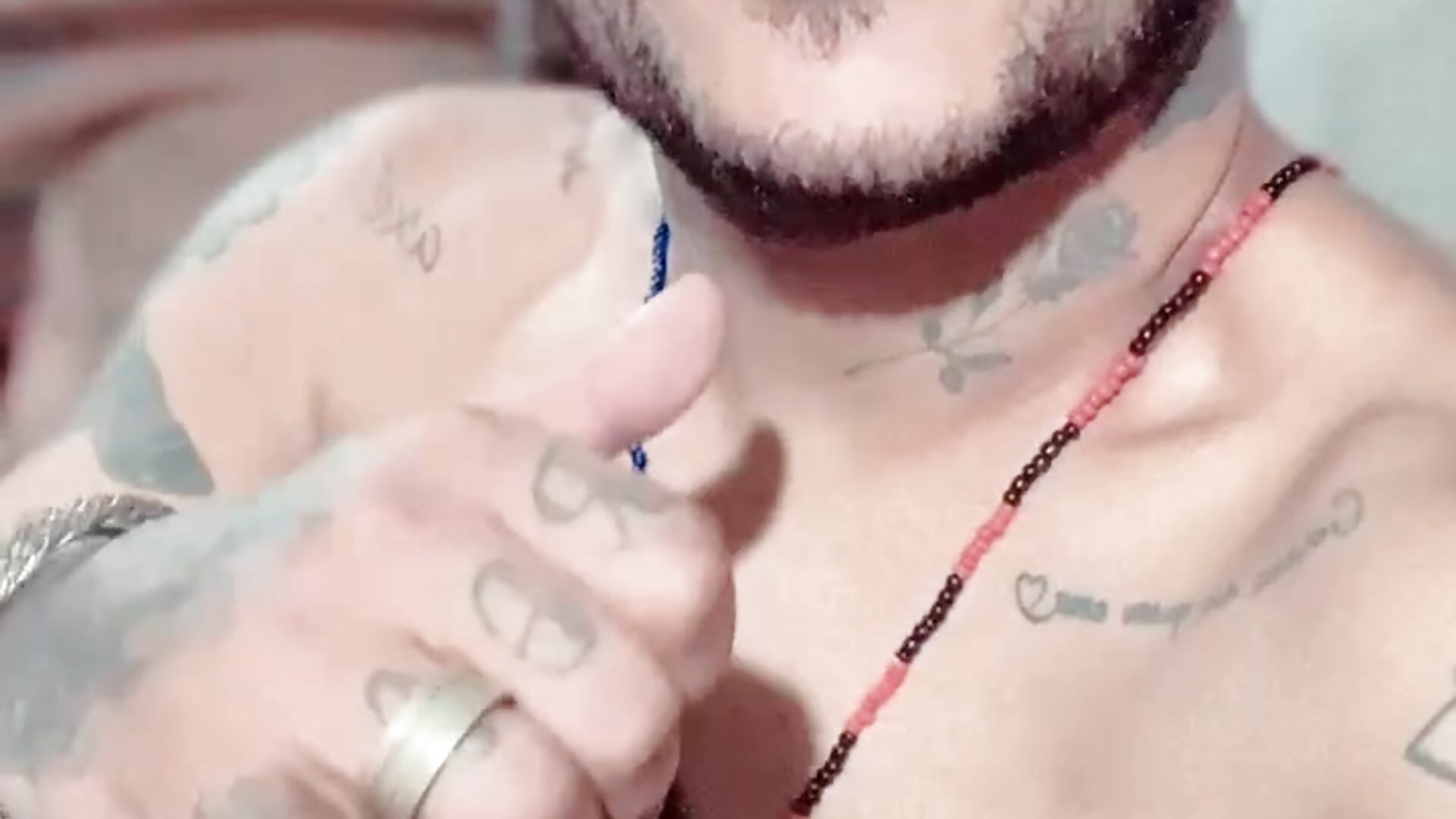 trim,F165B270-F8D8-4F41-836E-4A2618FCFBA7 - video by debuchs cam model