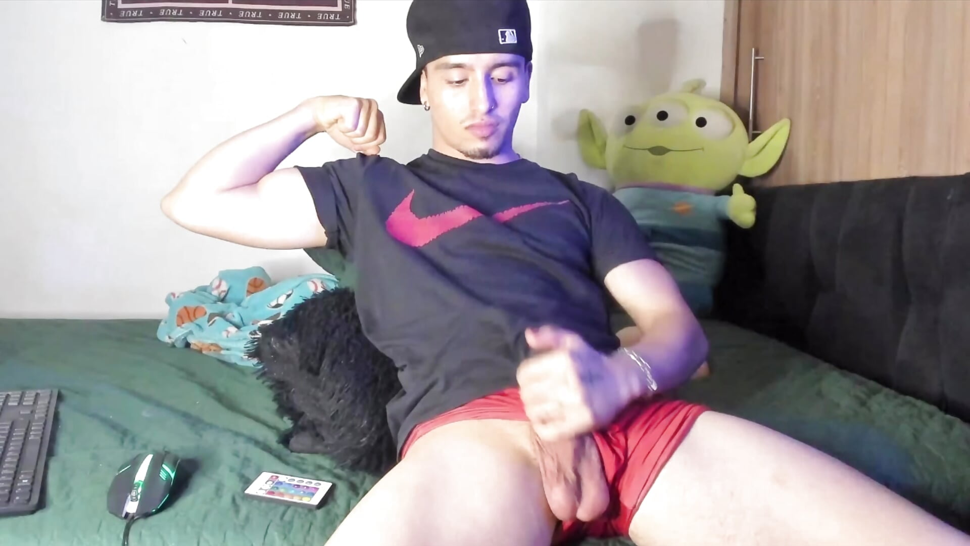 4DA38B14-E402-42FC-8587-39558859CE6D.mp4 - video by eeaa01 cam model