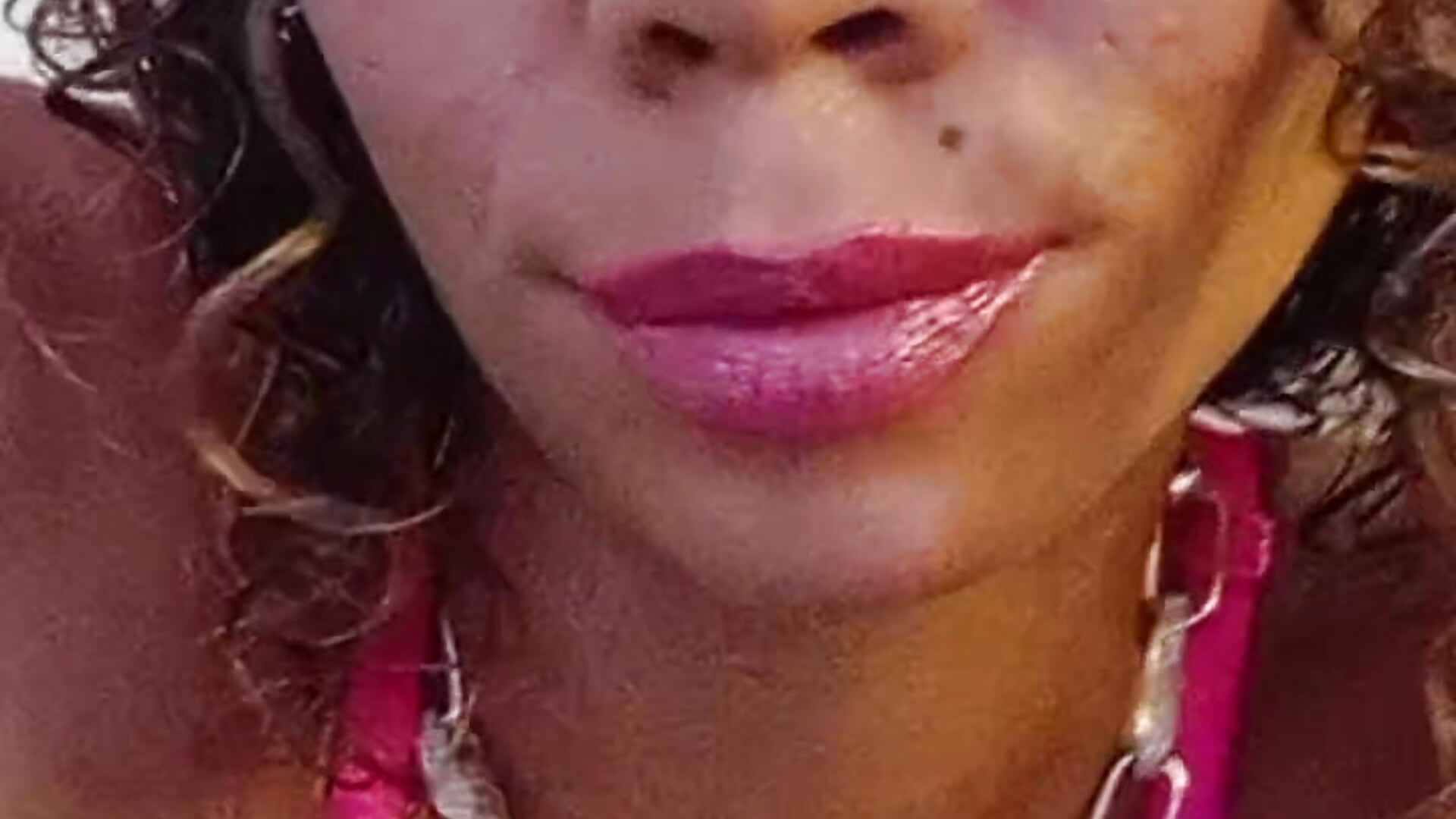 Tell me what you think of my pink lingerie live 🔥 - video by ElisaBoyer cam model