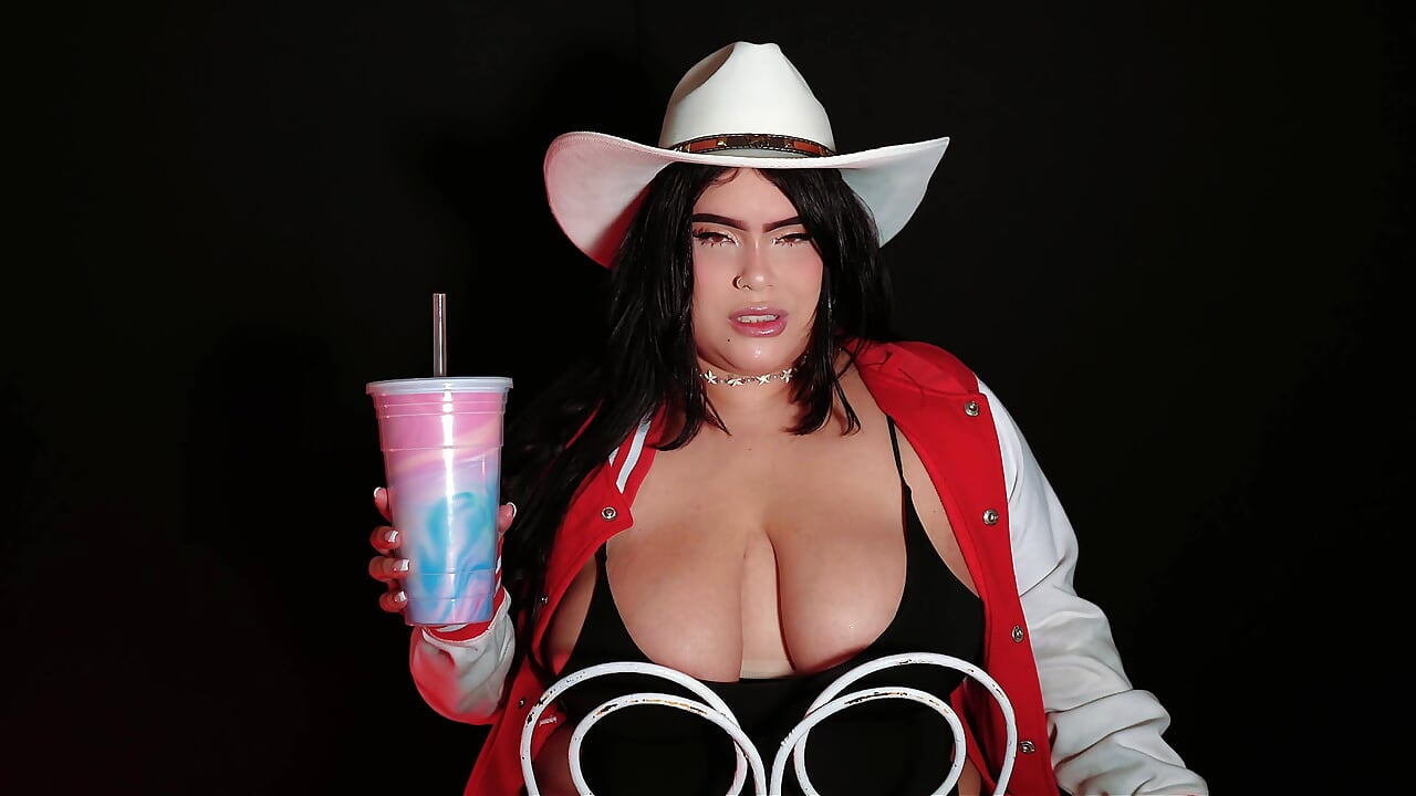 Make your cowgirl ride 🤠🔥－カメラキャストのMeryStoneの動画