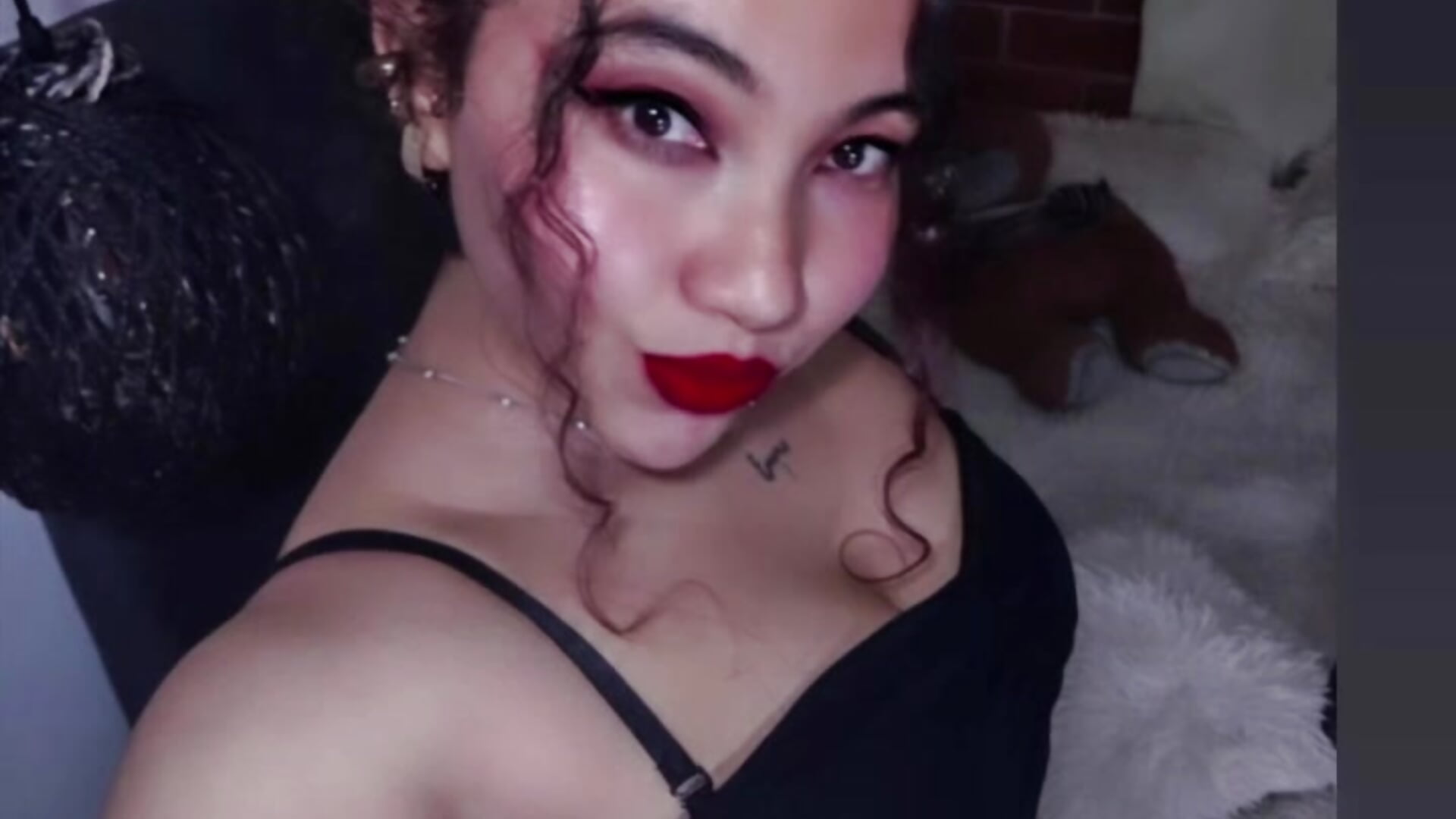 1000105229 - video by kyliejenner_hot cam model