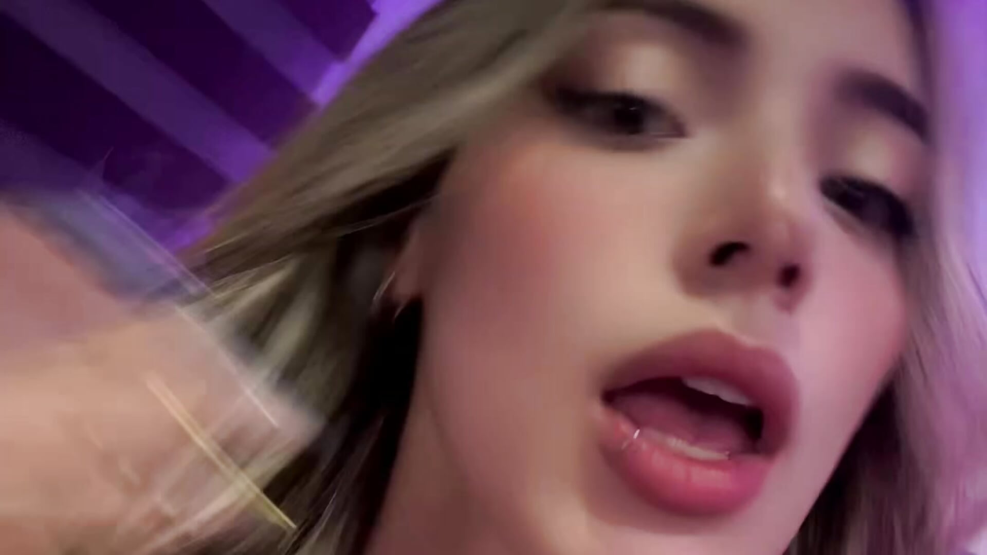 ✨piercing✨ - วิดีโอโดย IsadoraGalle_ โมเดลแคม