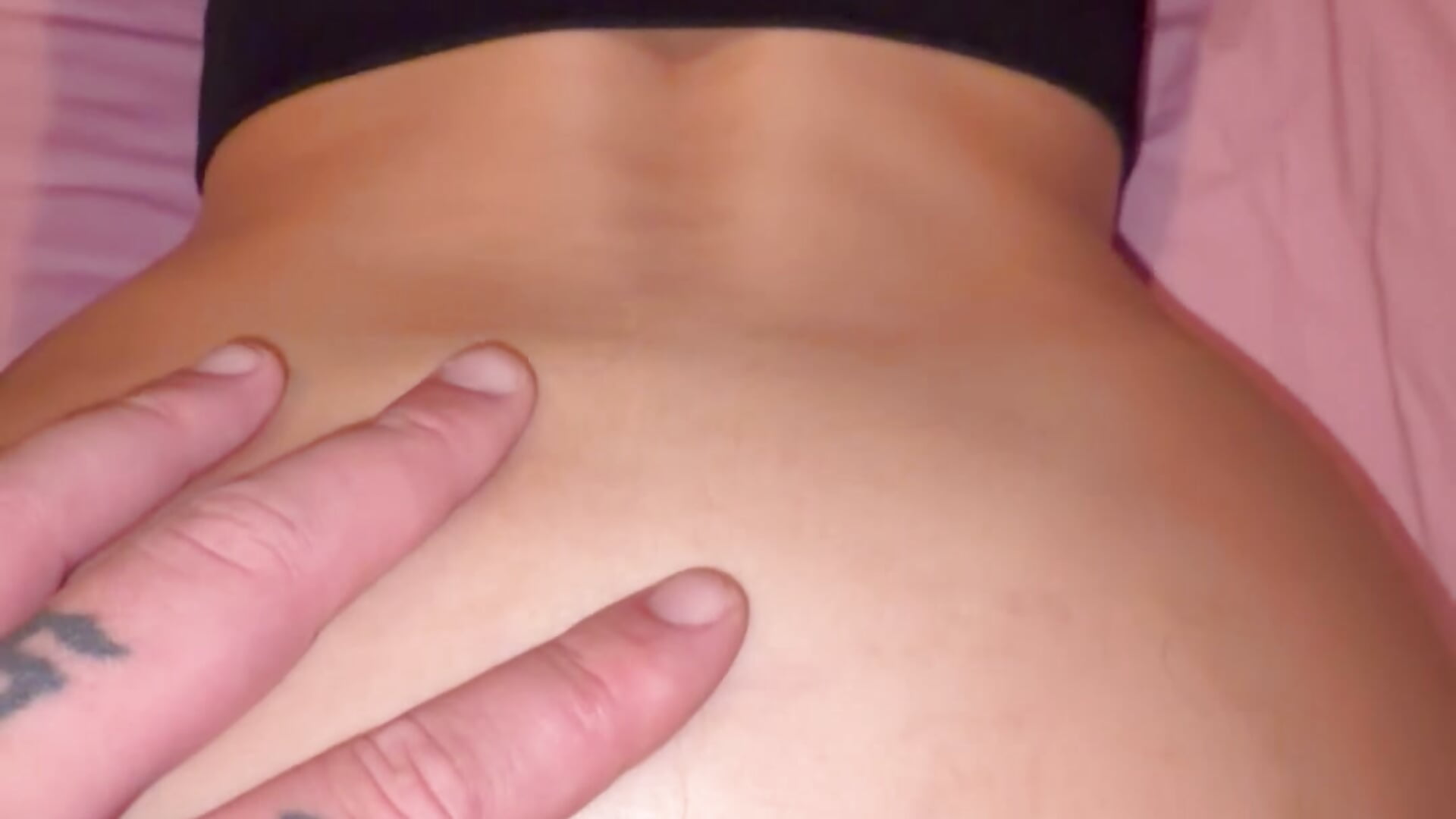 Une bonne baise et un petit doigt dans le cul 🫣 - فيديو من emma4xxx موديل الكام