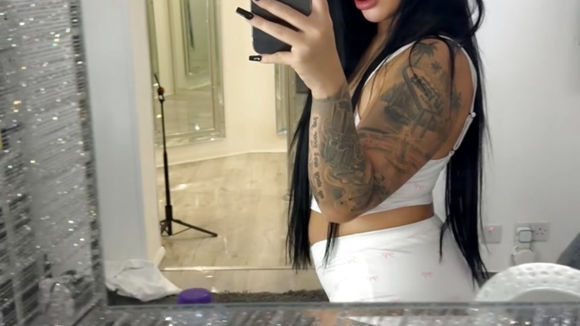 3CDEA425-C316-4216-8CF4-B4565721BA54 – video af missnicolexxx cam-model