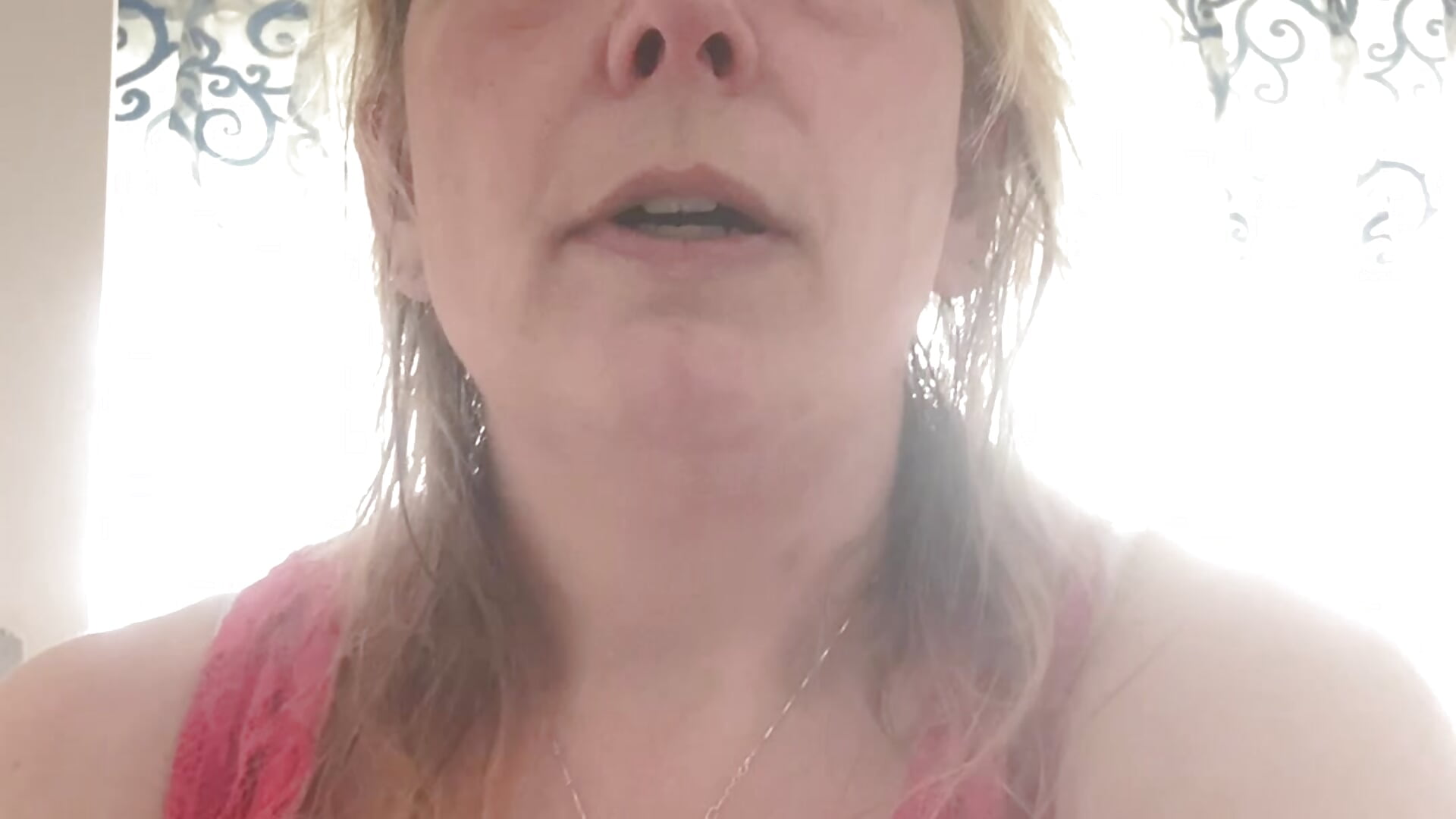 Firise vertelt wat er is gebeurd. (Geen porno) - video by Cute-Firise cam model