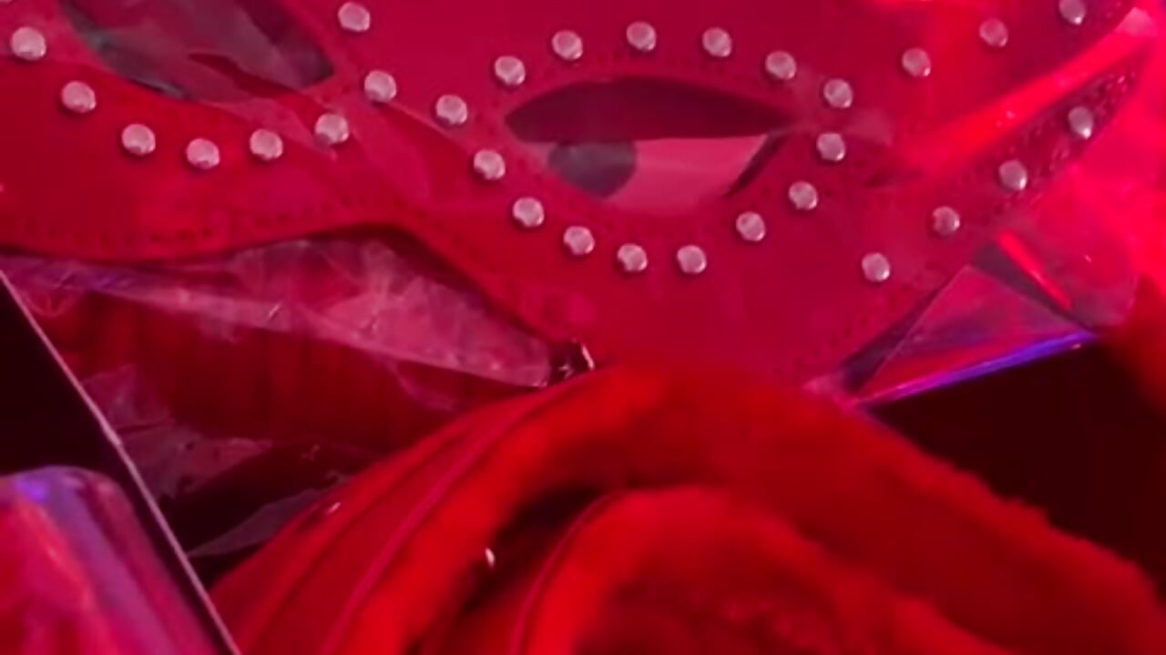 I have new toys to have a lot of fun - video by thifany_17 cam model