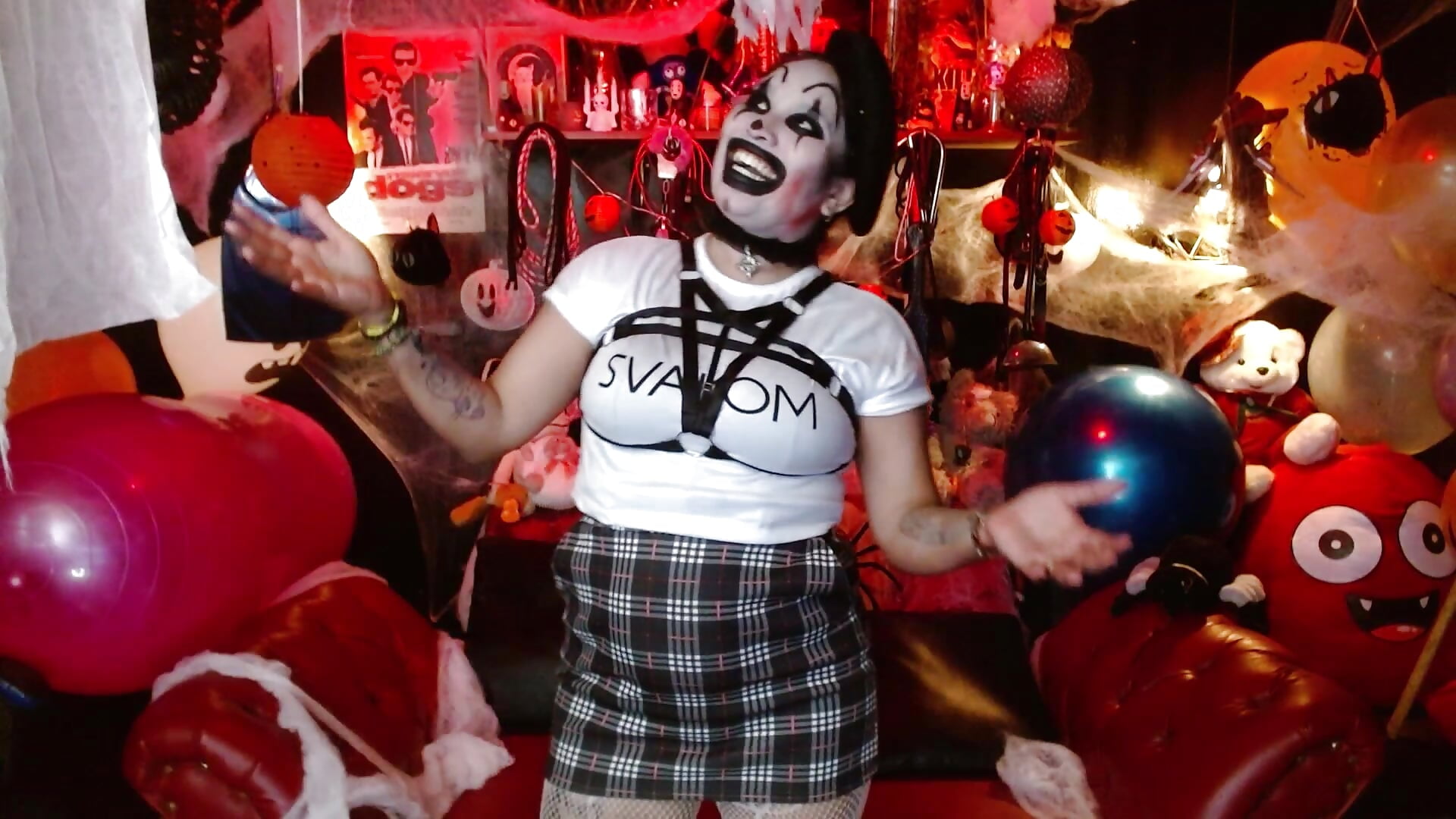 2025-10-18 15-34-45 - βίντεο μοντέλου kureiji_hentaii