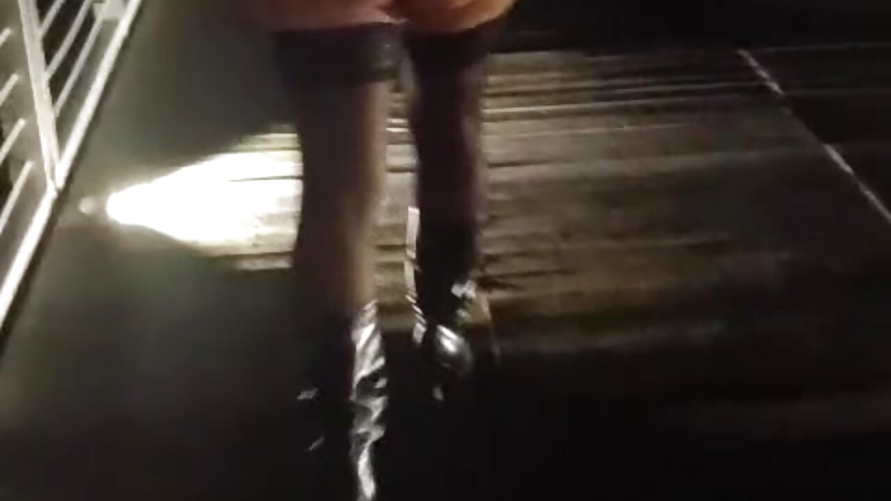 Passeggiata al pontile - video by LaRosaDelDeserto cam model