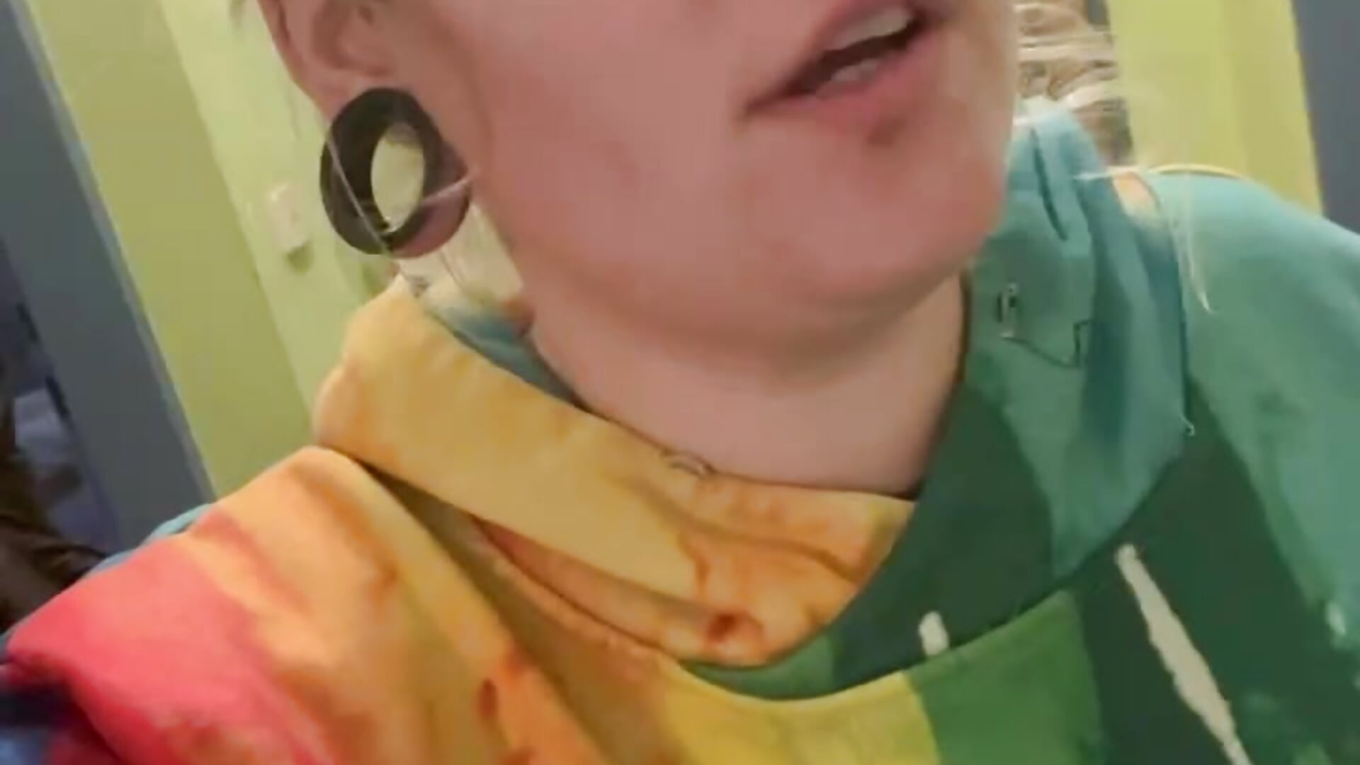 Ich bin ab !2:30 Uhr Live aus der Badewanne - video by JaneHeart_official