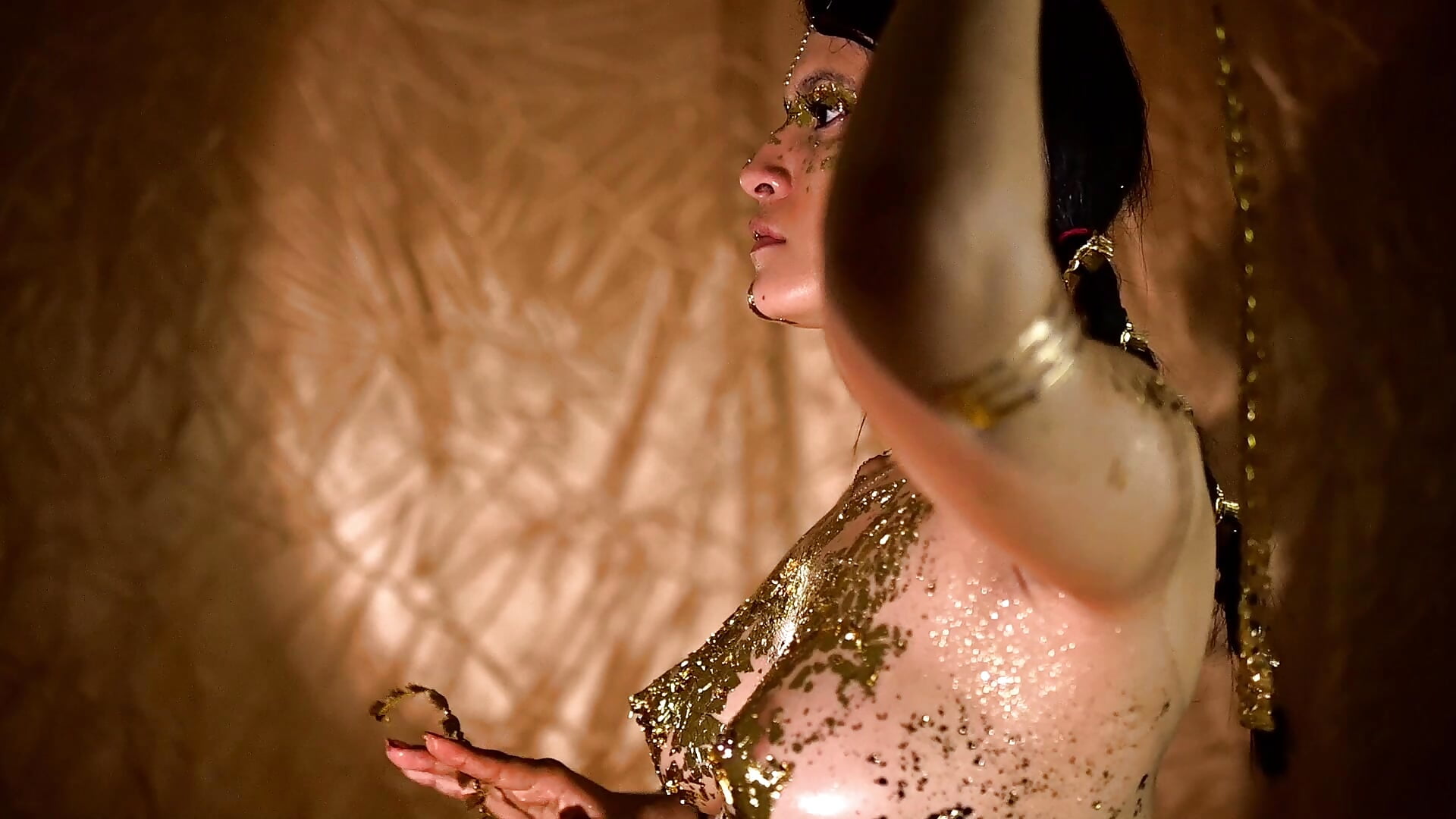 dance body gold - video by mia_colin1_ cam model