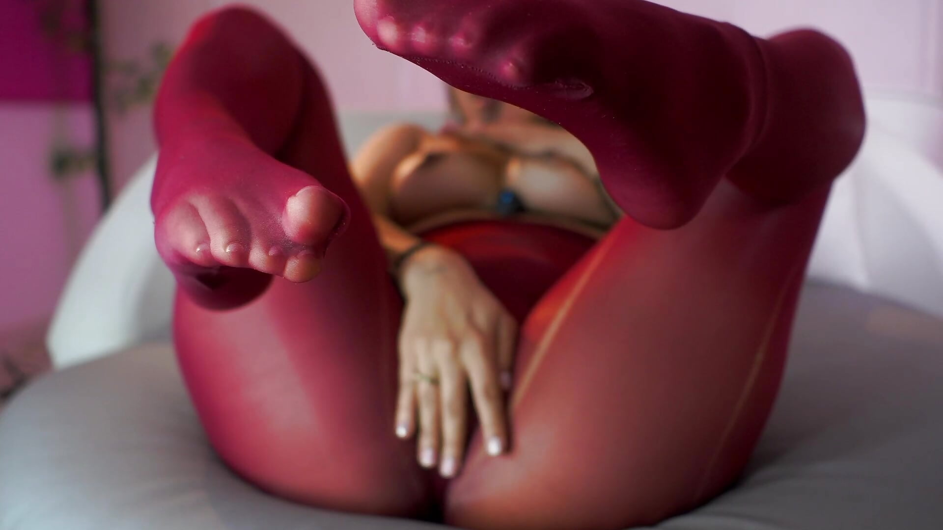 Come here and touch me - video by mia_colin1_ cam model