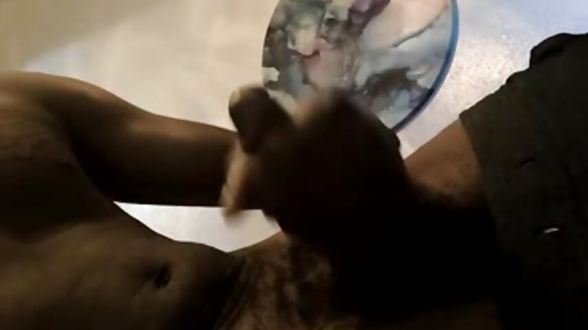 [5 Feb 09:18] Public Show – видео вебкам-модели icyMike43