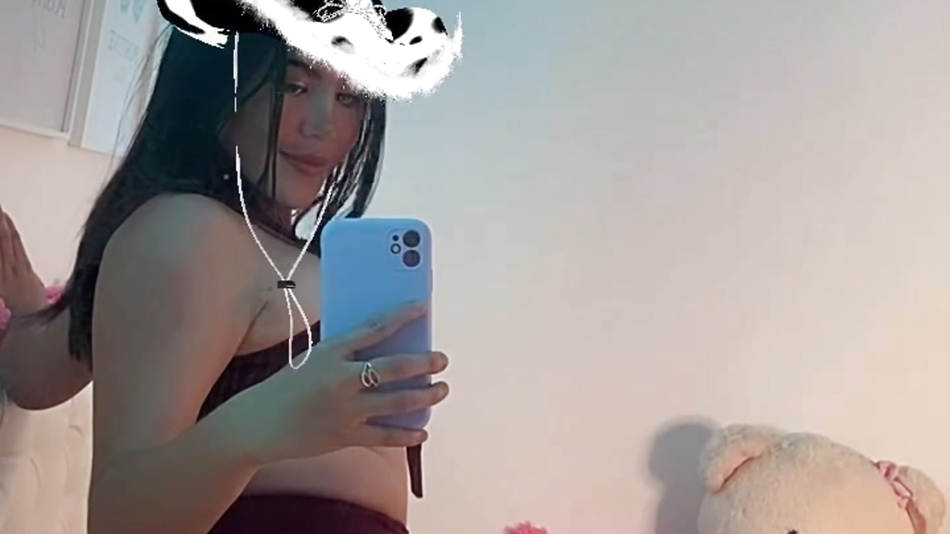 trim,C7BA6EFE-1DD2-40DA-BB69-E73403DC161E - video by zoe_adhara cam model