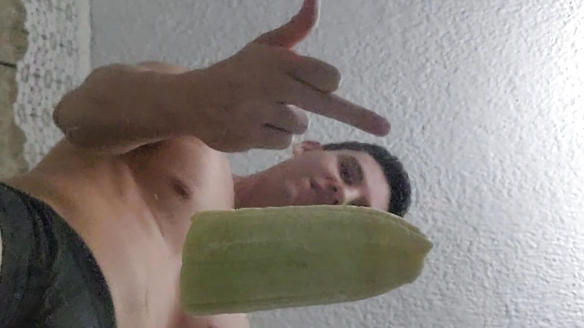 Imagina que es tu pene lo que aplasto - video oleh model kamera cristo_master