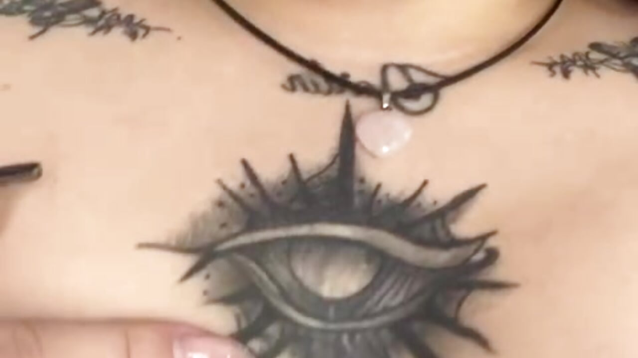 "Take off your clothes ... even with the imagination." — filmik Isa_reel, modela(-lki) na kamerkach