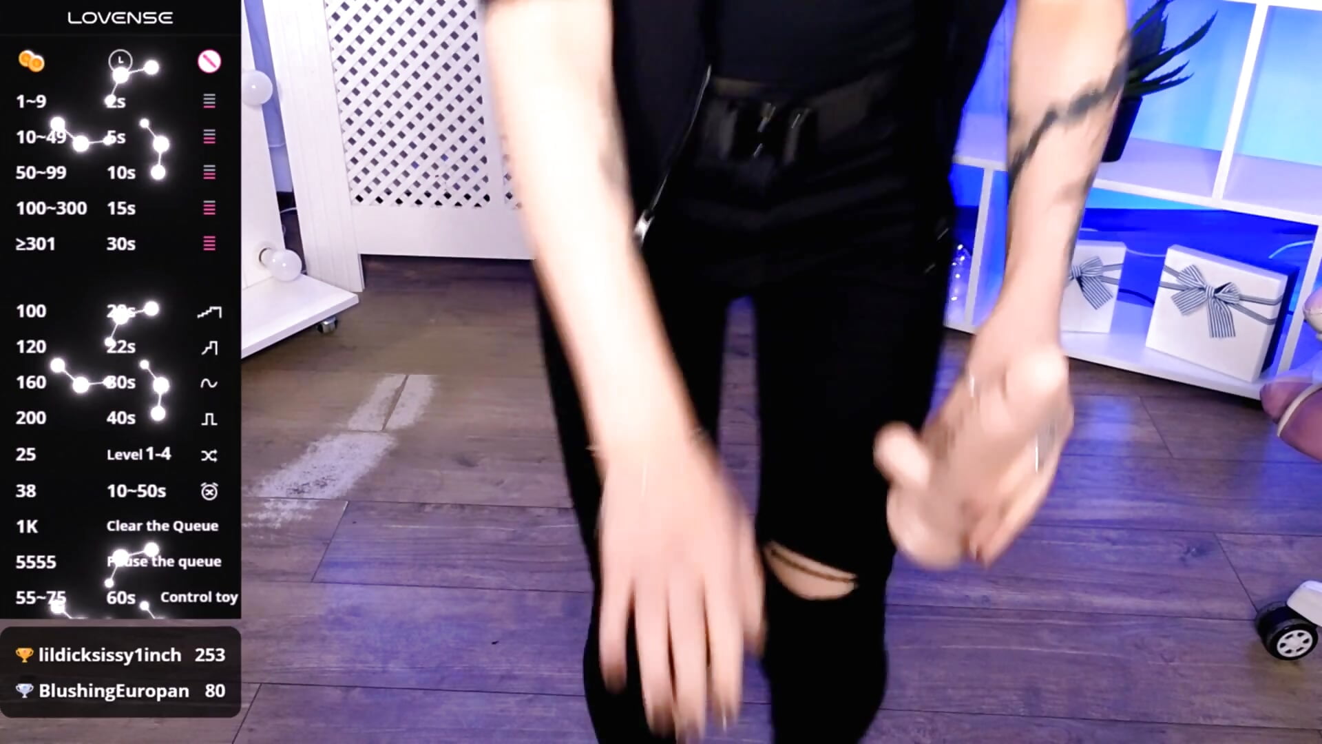 Blowjob on knees