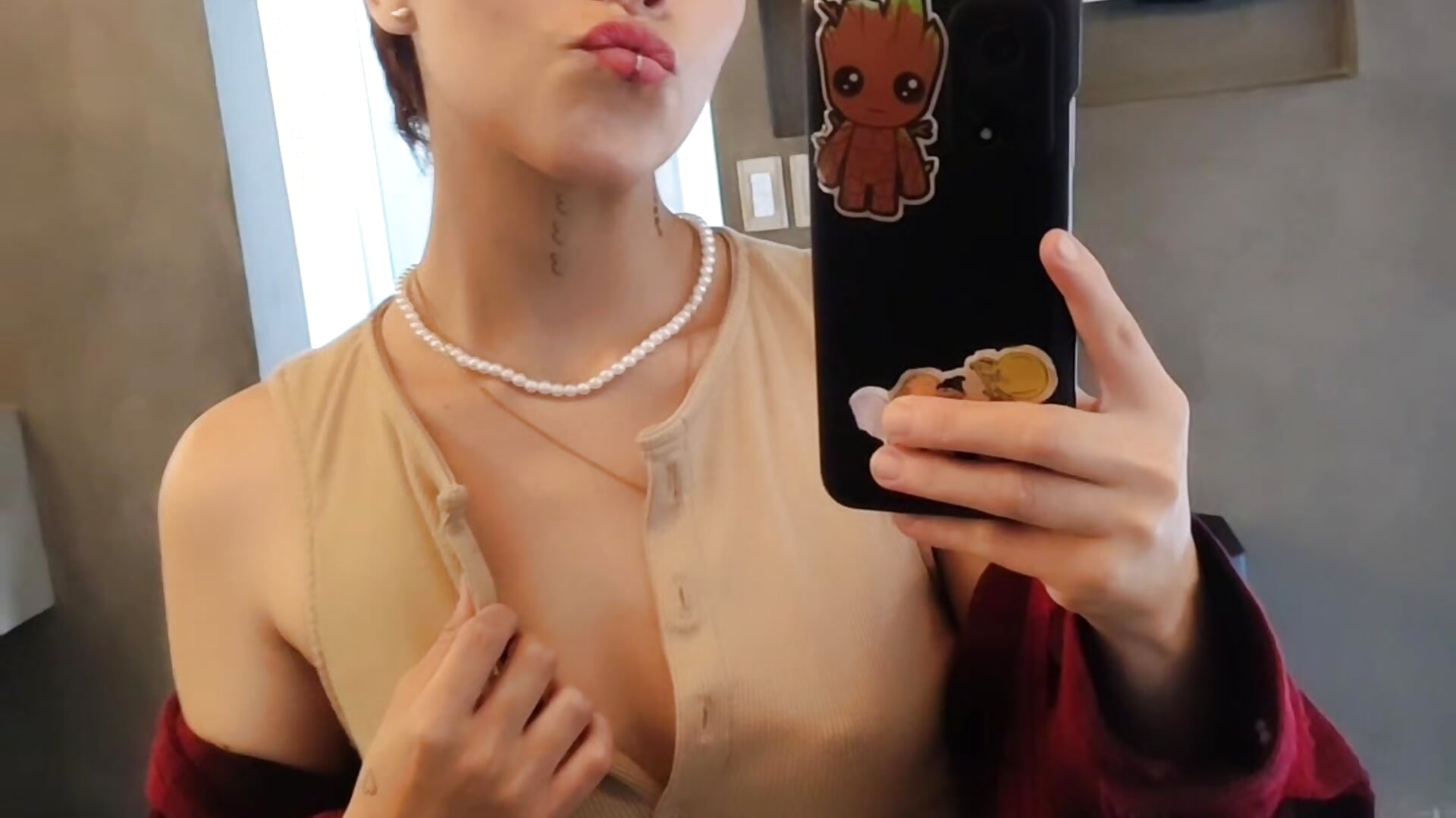 Kiss for You - video by lena_c_x cam model
