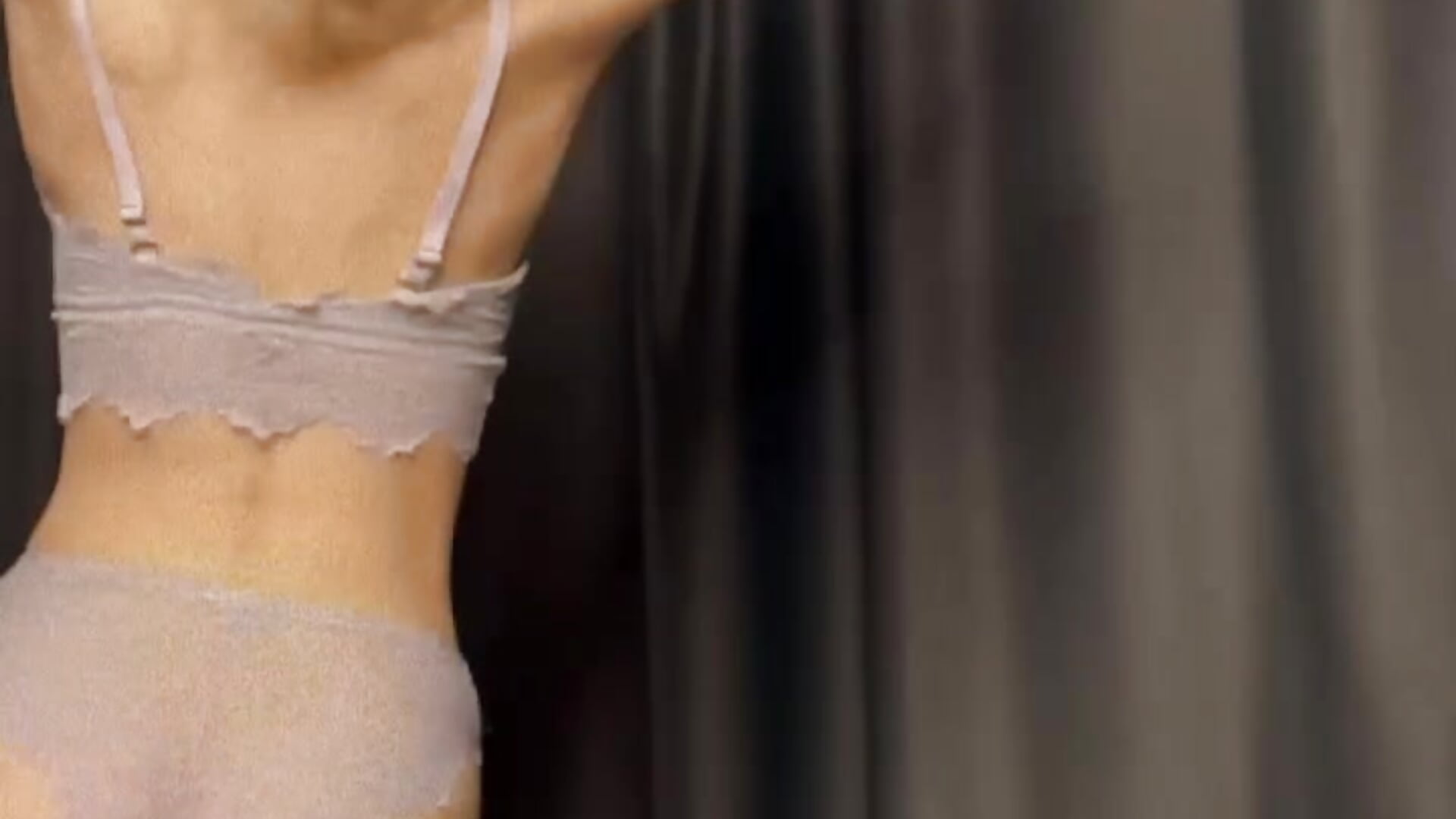 Cutie dance - Capybara_0_0 adlı kamera modelinin videosu