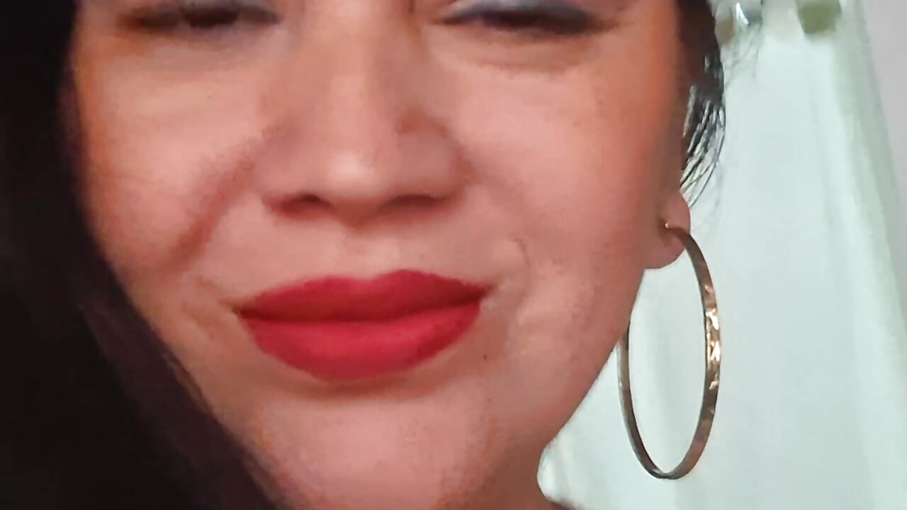 I'm selling a pink mouth, who wants it?😜🤪 - video by Madurita81 cam model