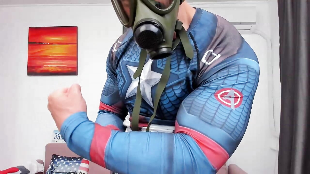 Captain America and his domination scene with a gas mask－カメラキャストのBrutusK08の動画