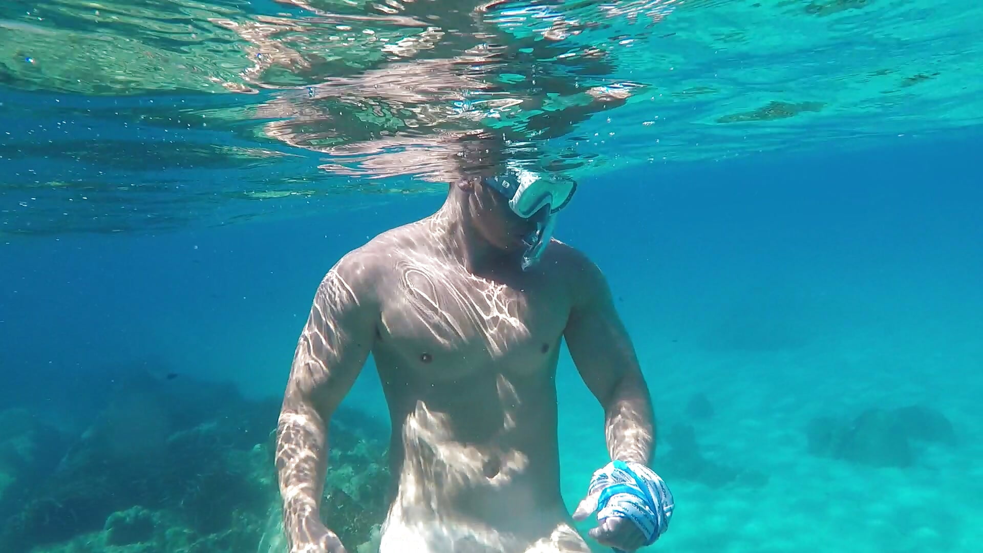 How does my dick look when I swim?－カメラキャストのBrutusK08の動画