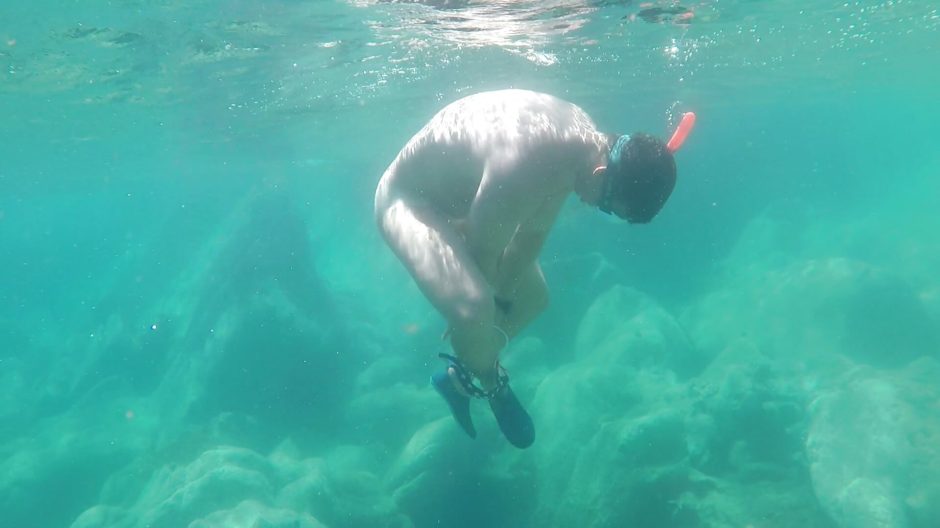 Taking my USA speedo off so I can swim naked.－カメラキャストのBrutusK08の動画