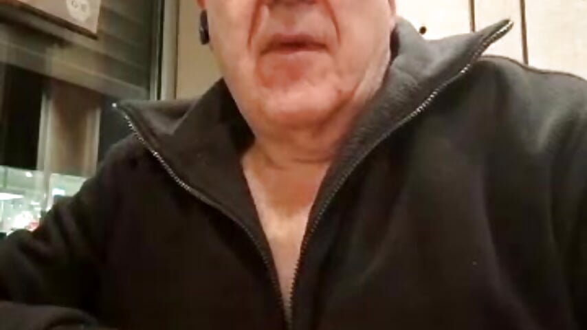 Bra flash in public Cafe - فيديو من 6livekamera@xh موديل الكام