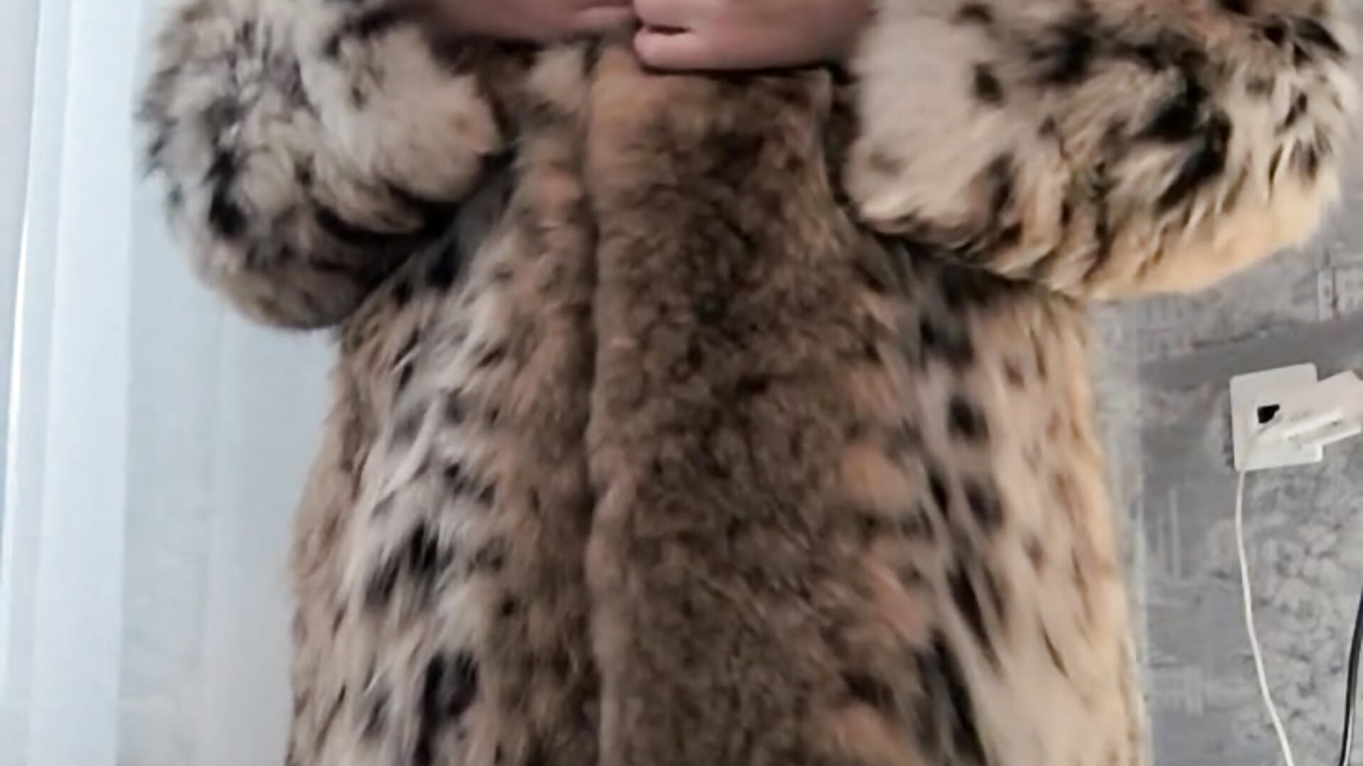 tease nic ebody and fur coat - StunnigArt adlı kamera modelinin videosu