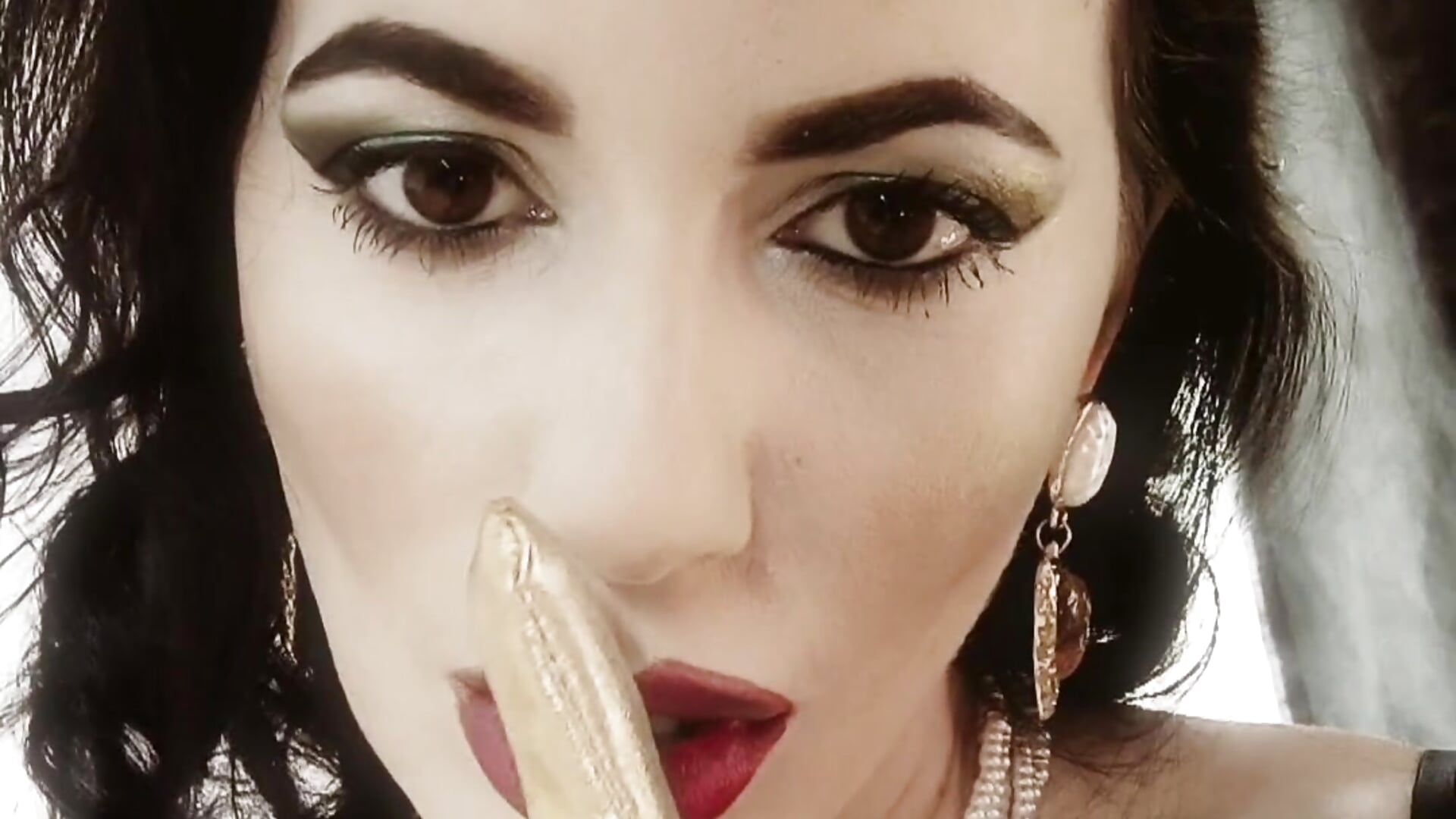 2222 - StunnigArt adlı kamera modelinin videosu