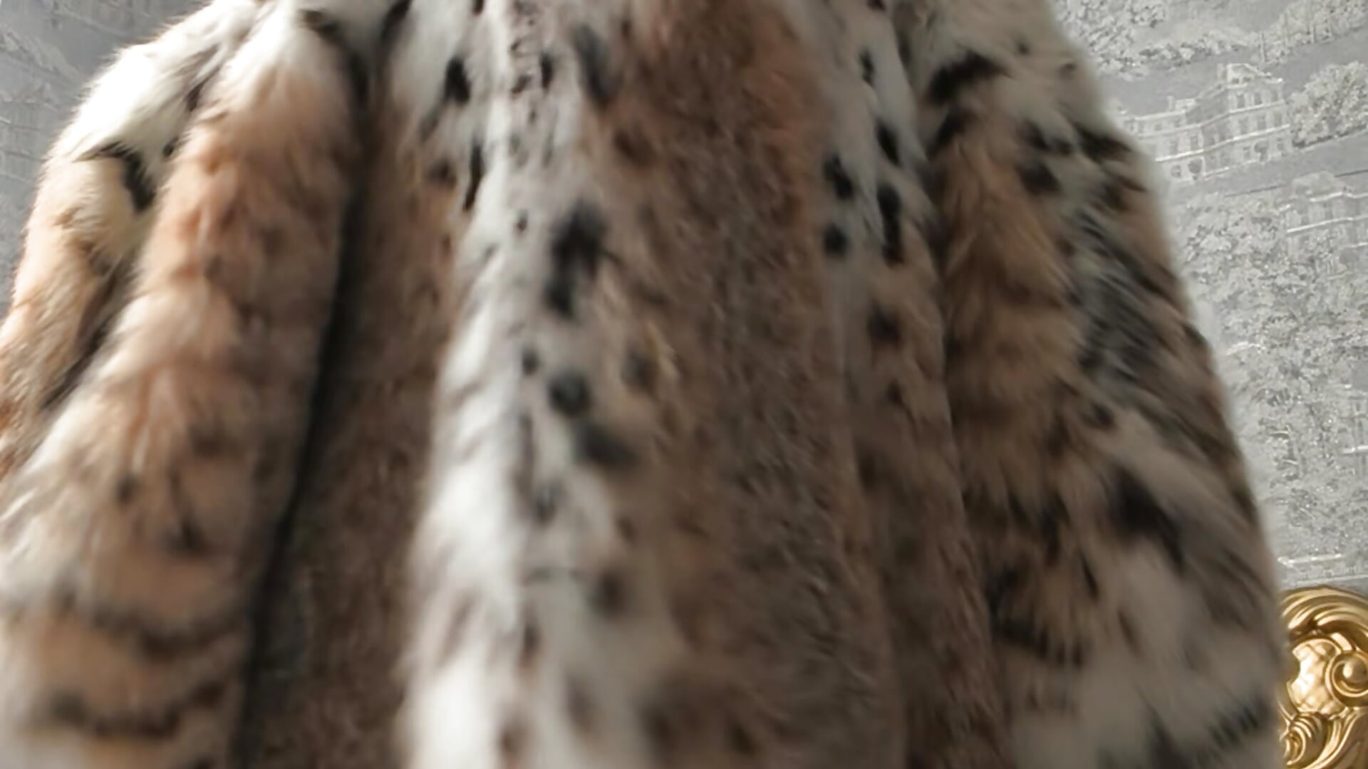 tease in lynx fur ccoat