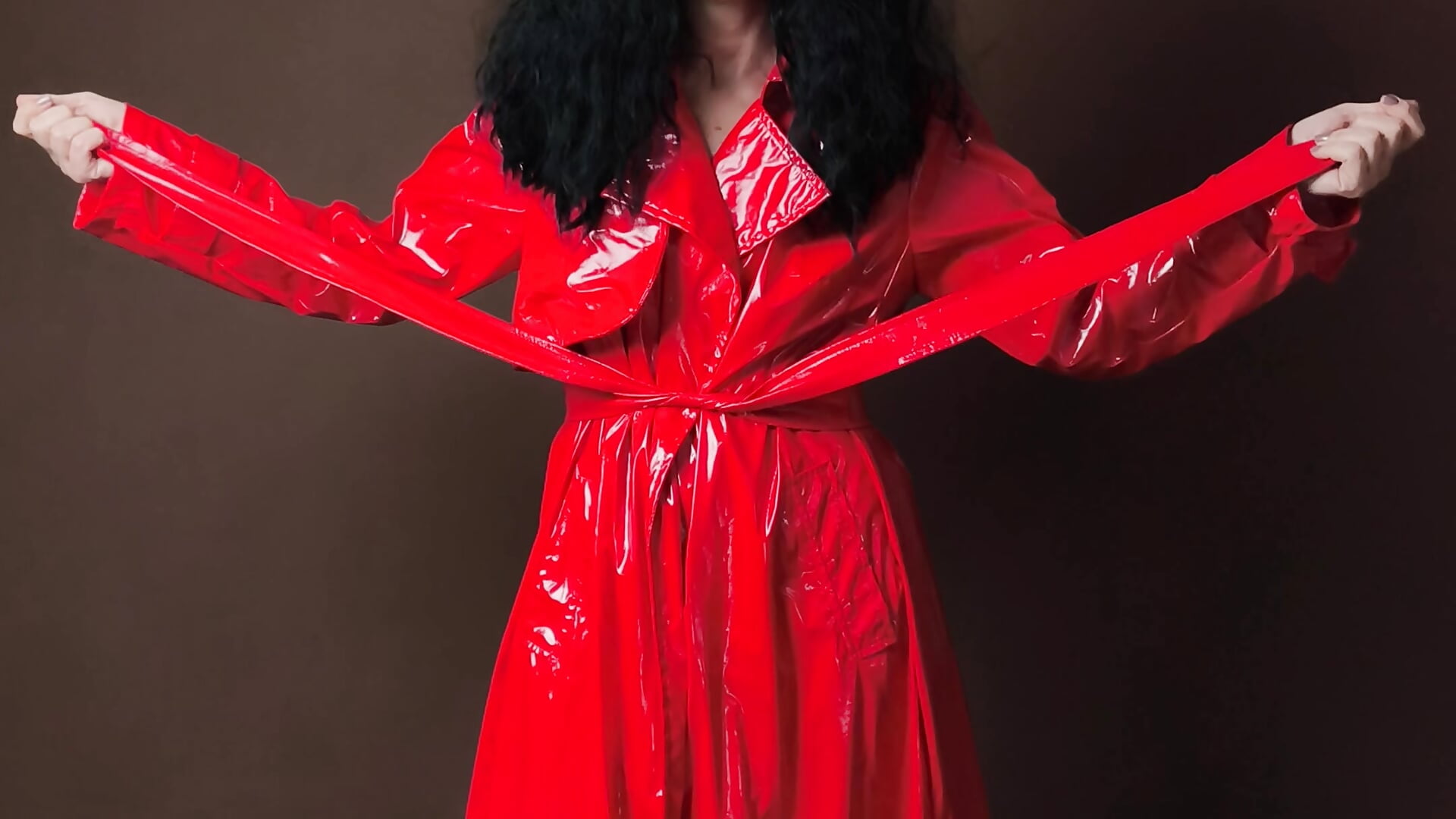 In red latex - βίντεο μοντέλου StunnigArt