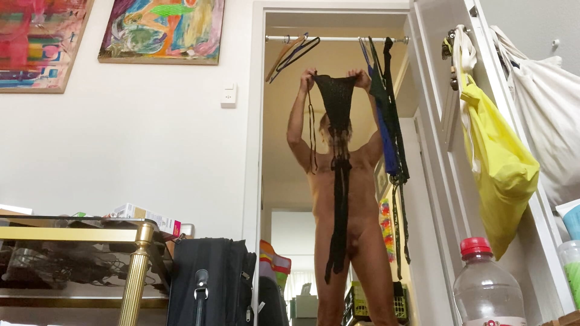 laundry day－artXhibitorの動画