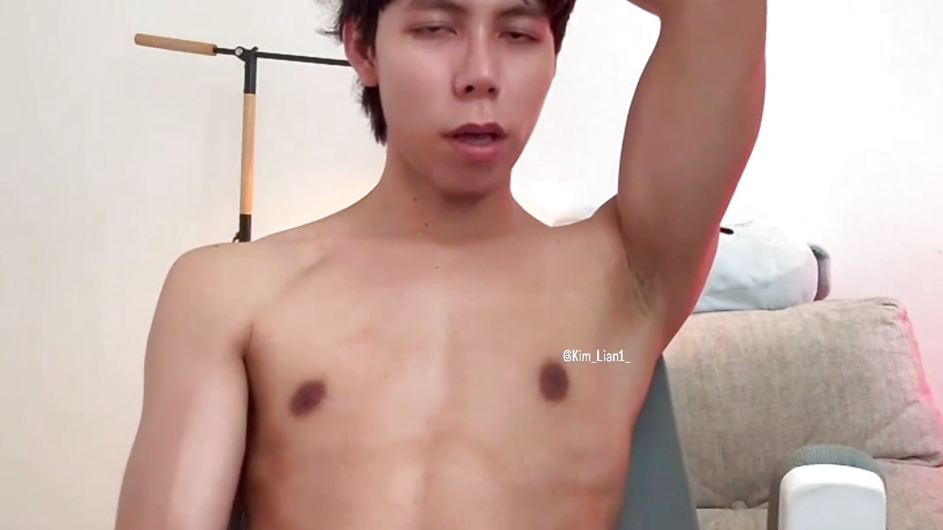 Kim dancing! – видео вебкам-модели kim_lian21