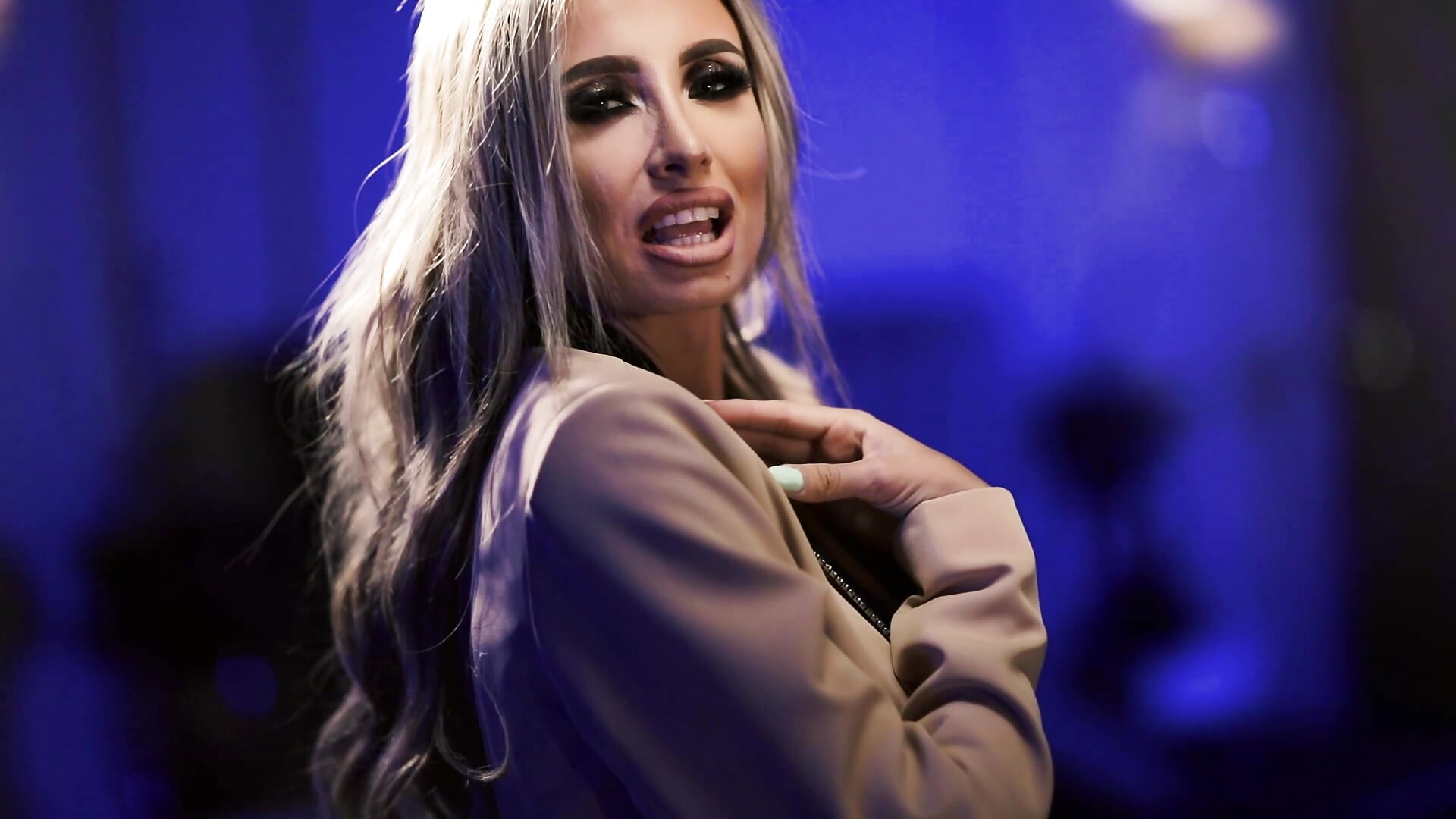 Hello - vídeo de EnjoyableEmma modelo de câmara