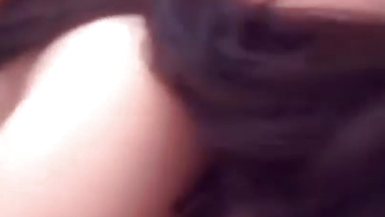 “16 seconds of raw anal pleasure… deep, dirty & nasty just how you love it 😈💦”－カメラキャストのDeniSalomeの動画