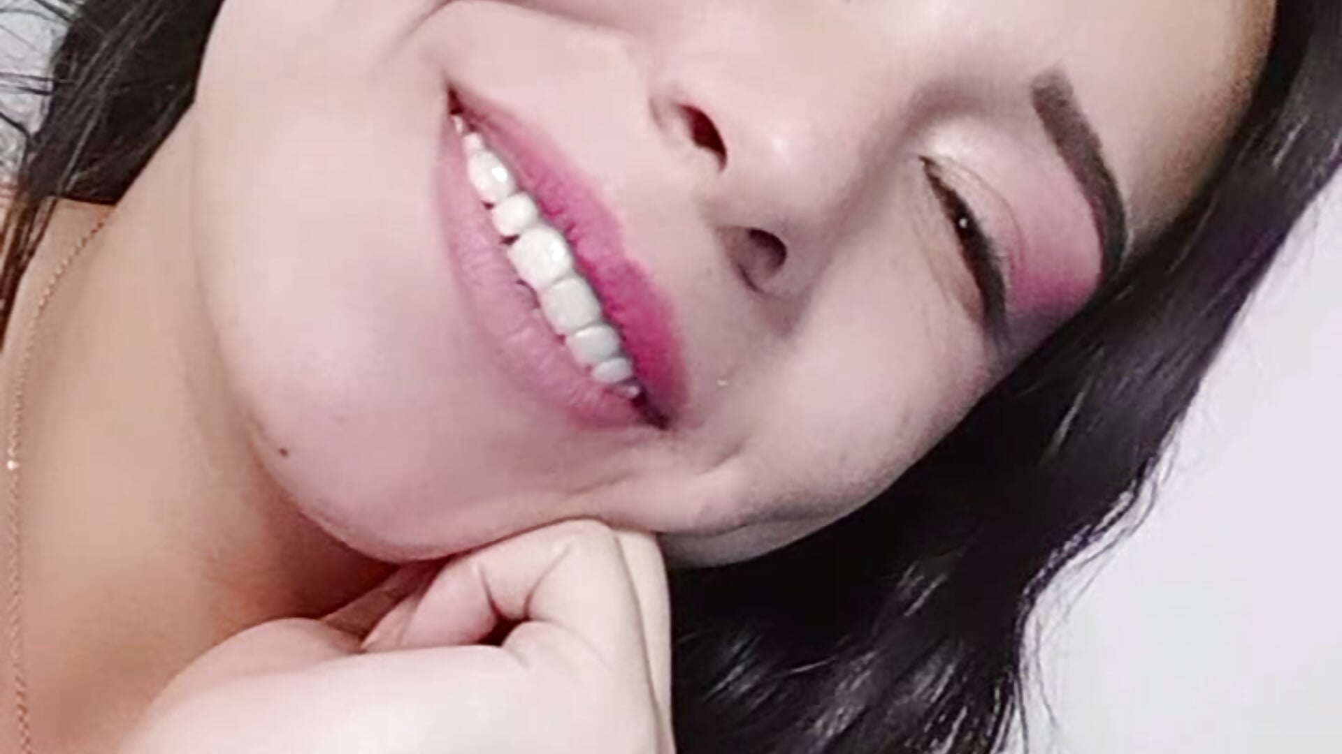 A kiss for you before bed - video by im_marianaG cam model