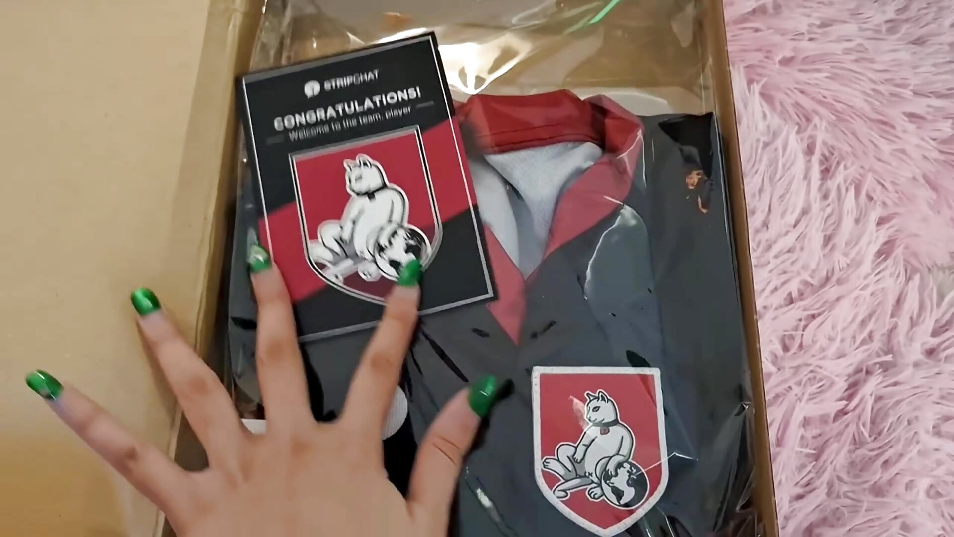 The Stripchat Shirt❤️​🖤​ thank you ❤️​🖤​ - vídeo de la modelo de cam NaomiShimizu