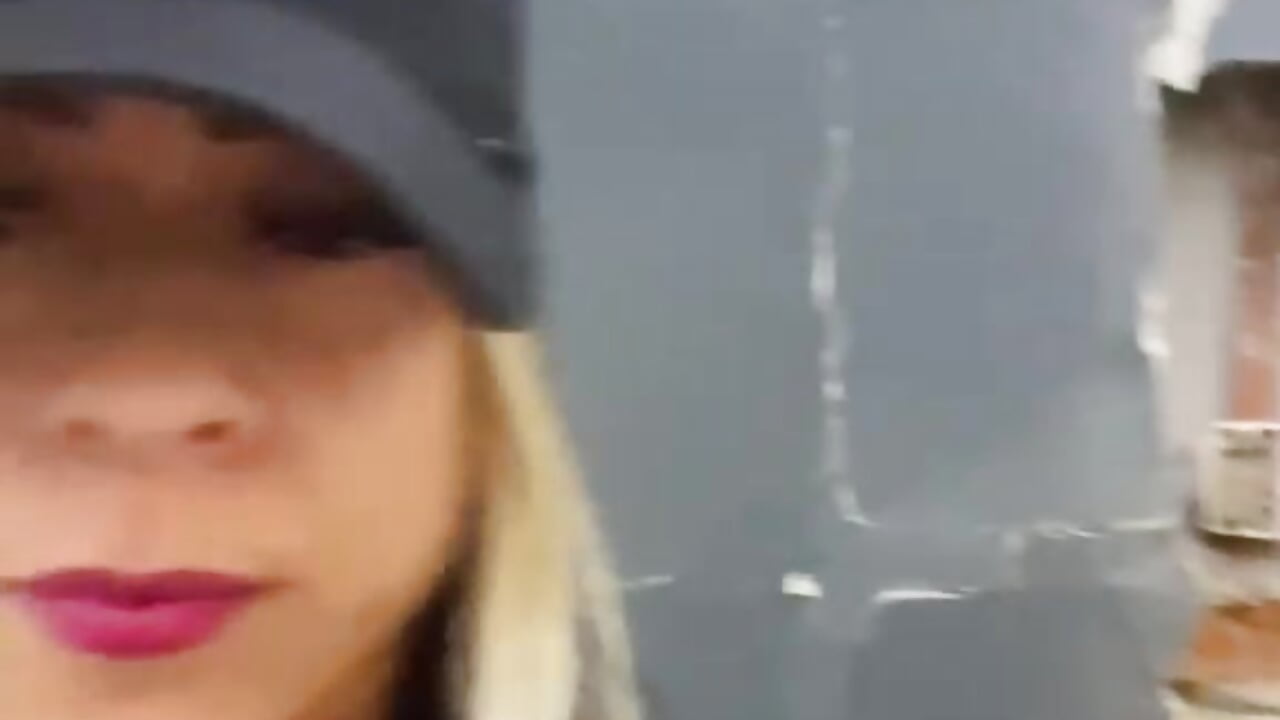 Every contribution from you will help in the reconstruction of my house. - video van Khloe_Rossich cam-model