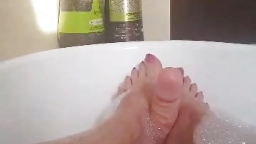 fotjob in bath, enjoy guys !!!! - video by miss_squirt cam model