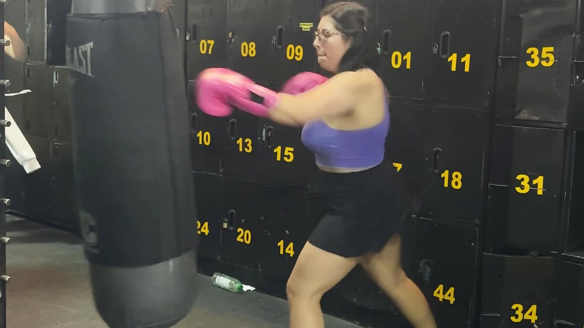 🥊 - video by Evangeline cam model