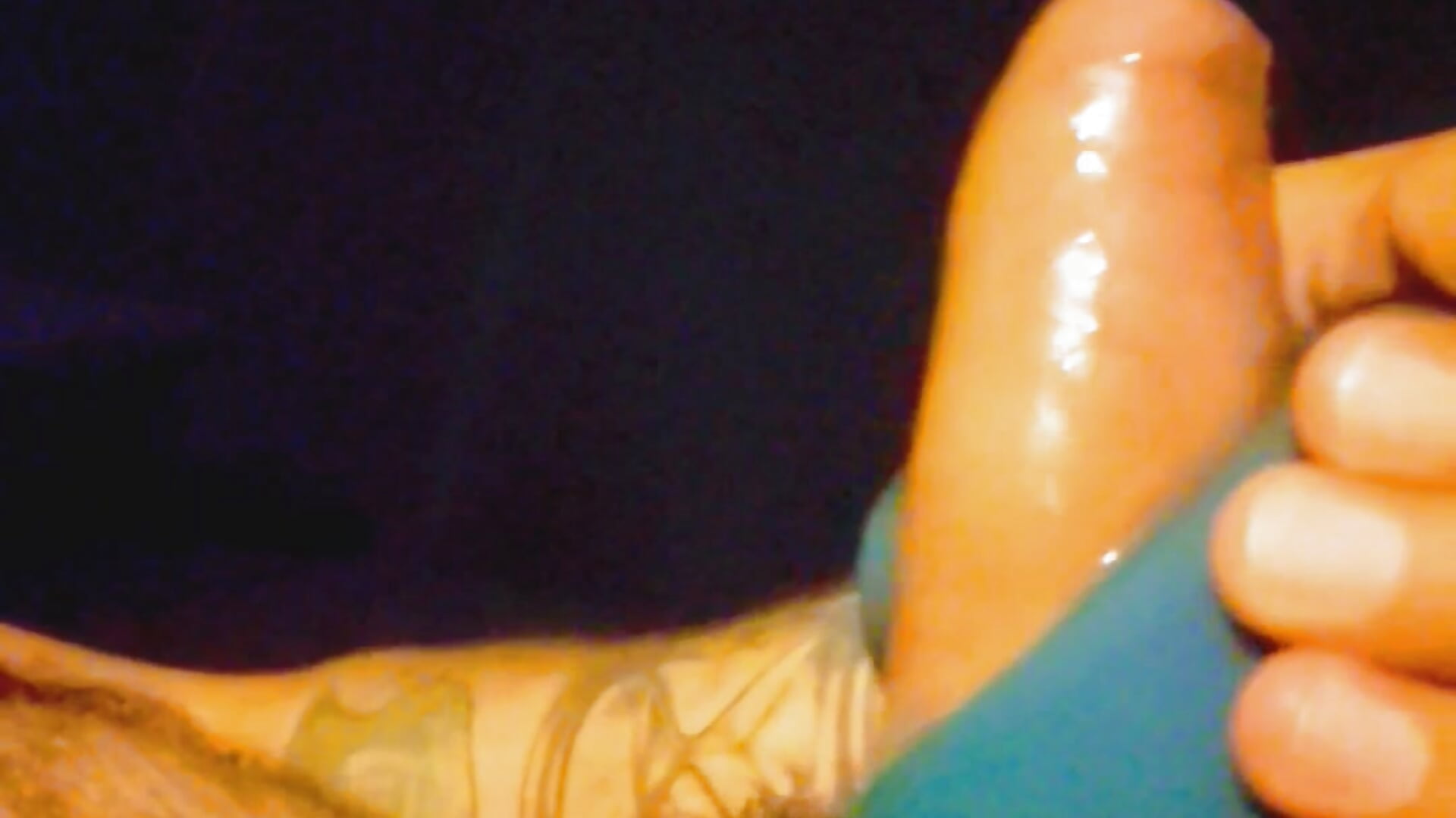 Slow Motion Gush Toy - video di XXXeriq_LIVE modella di cam