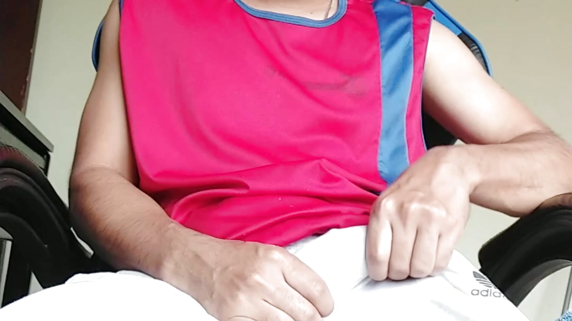 Look at my dick my balls and how I spank myself - video by Tommhot cam model